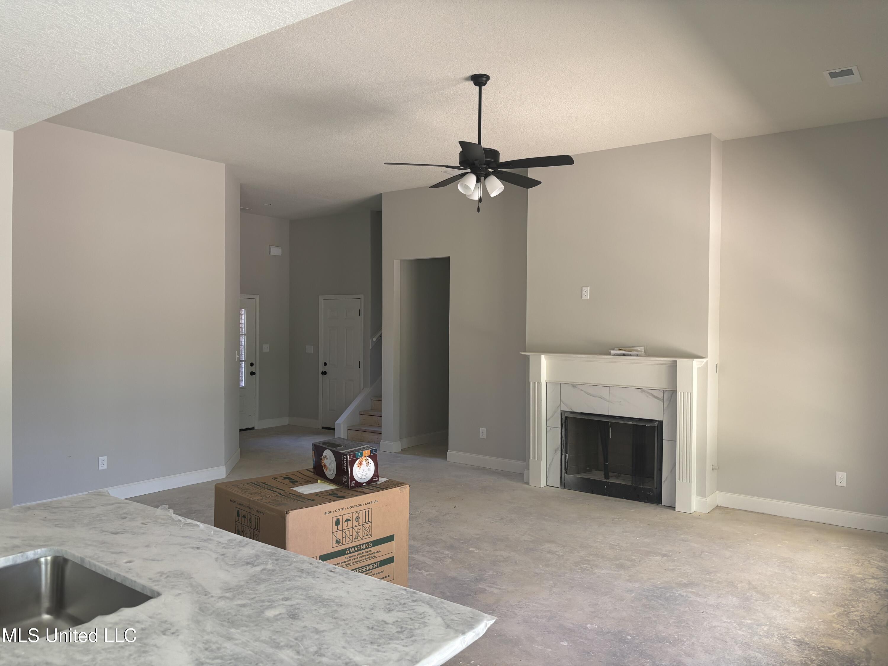 963 Buttermilk Drive, Nesbit, Mississippi image 3