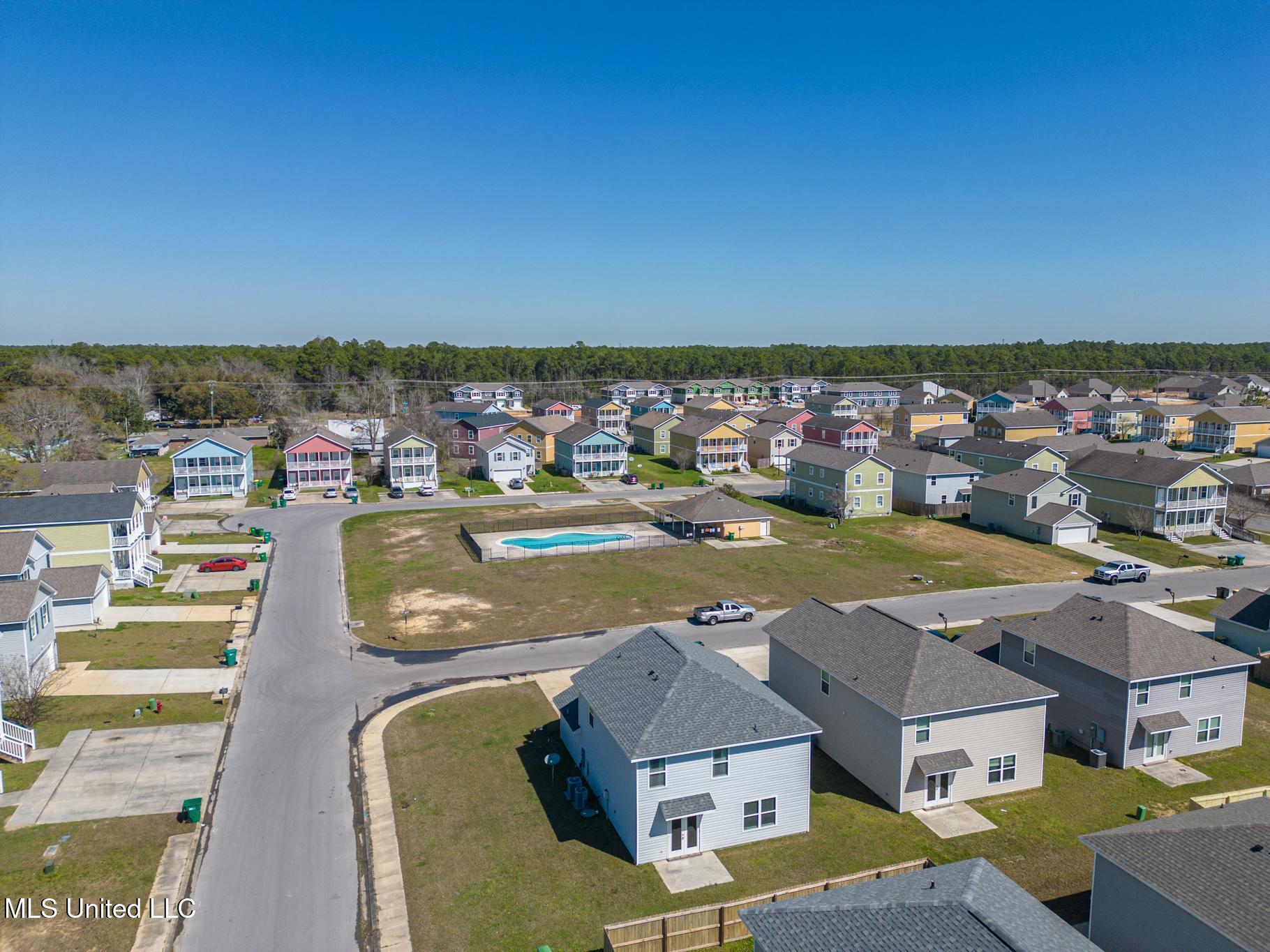 2000 Carondelet Street, Ocean Springs, Mississippi image 4
