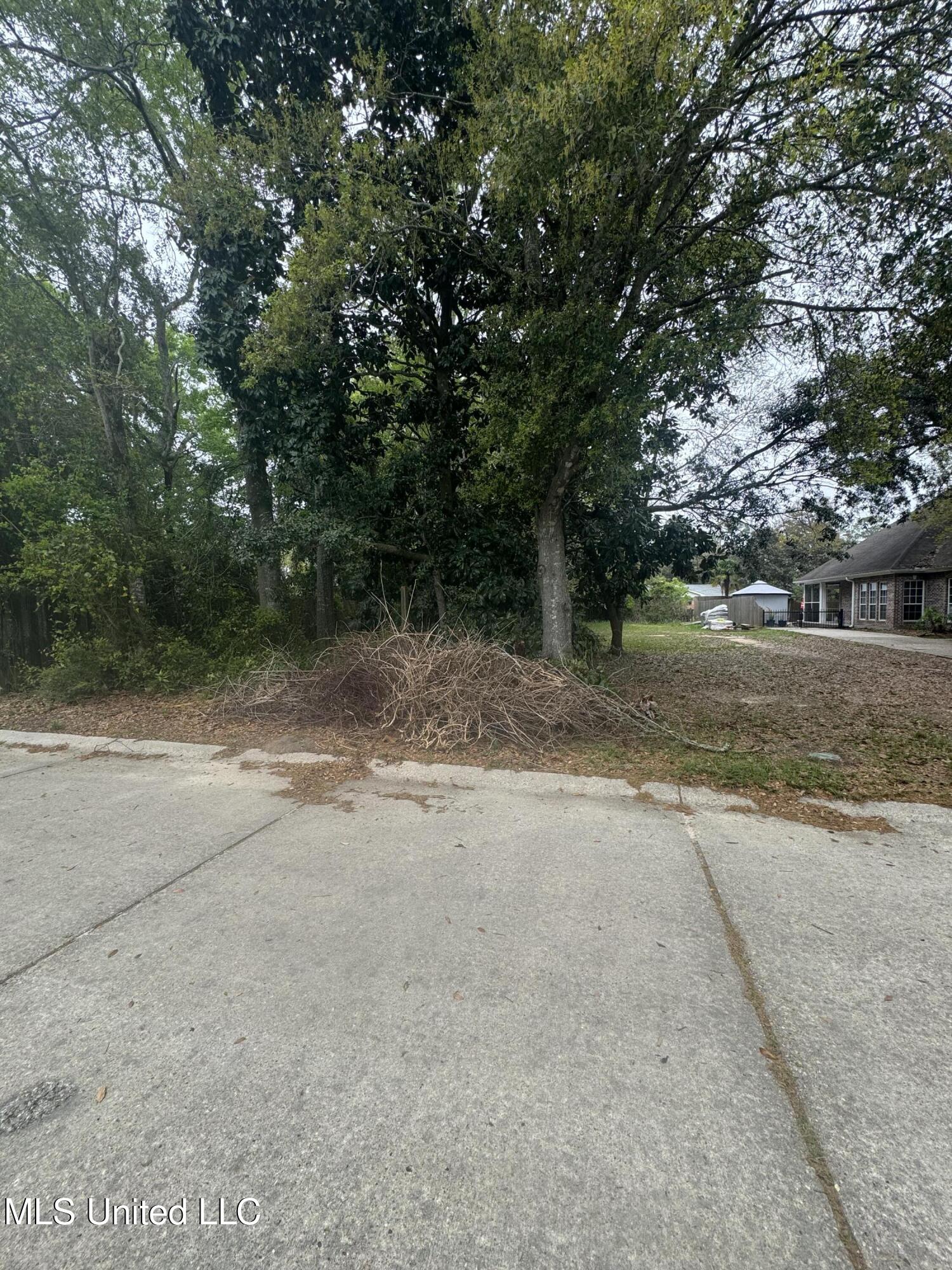 Lindhridge Drive, Gulfport, Mississippi image 3