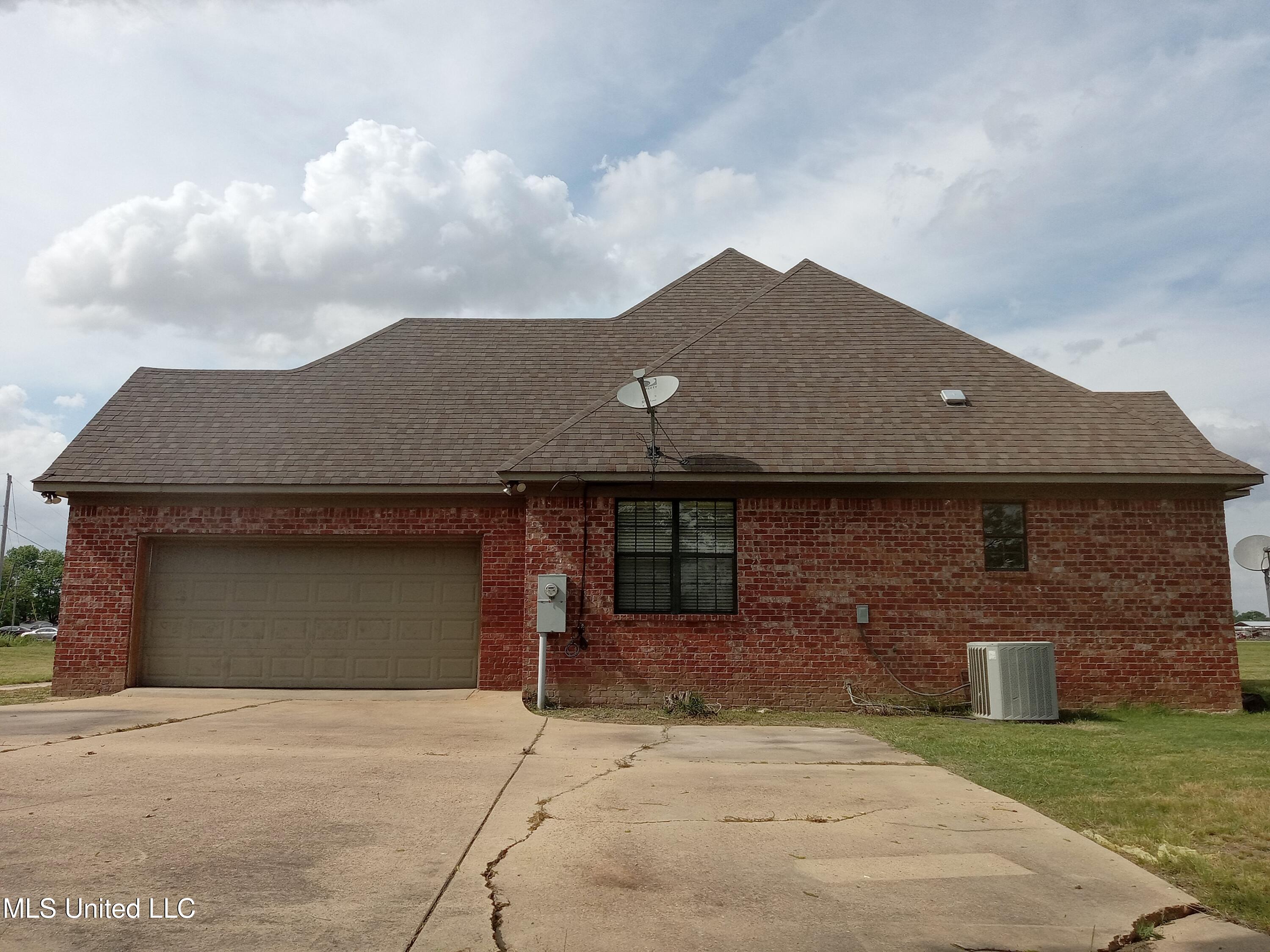 38 3rd Street, Cleveland, Mississippi image 4