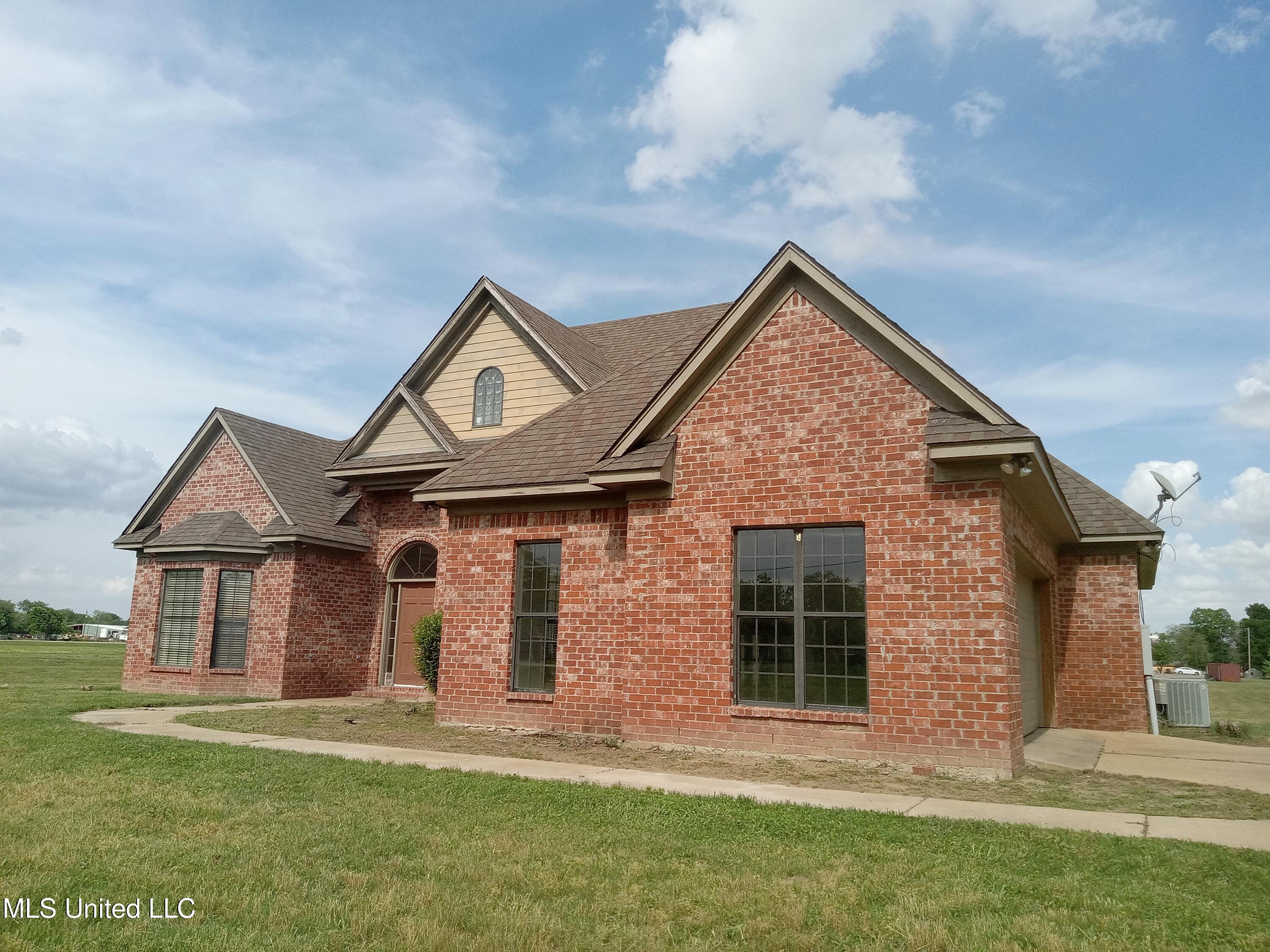 38 3rd Street, Cleveland, Mississippi image 2