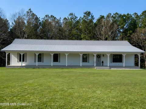 Homes For Sale - 2333 Comans Road<br/> Leake County, Carthage, MS 39051