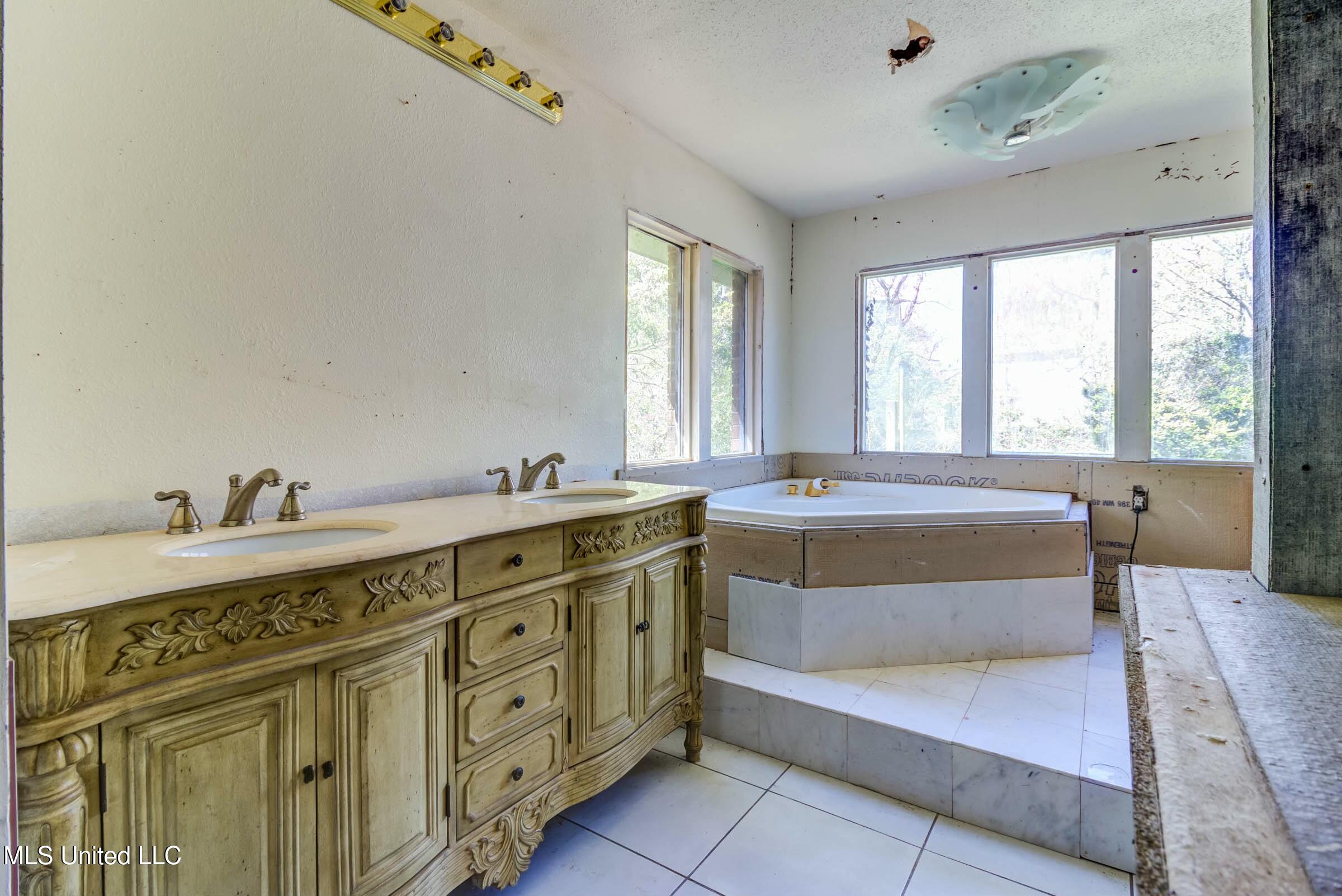 1305 Pine Street, Gulfport, Mississippi image 24