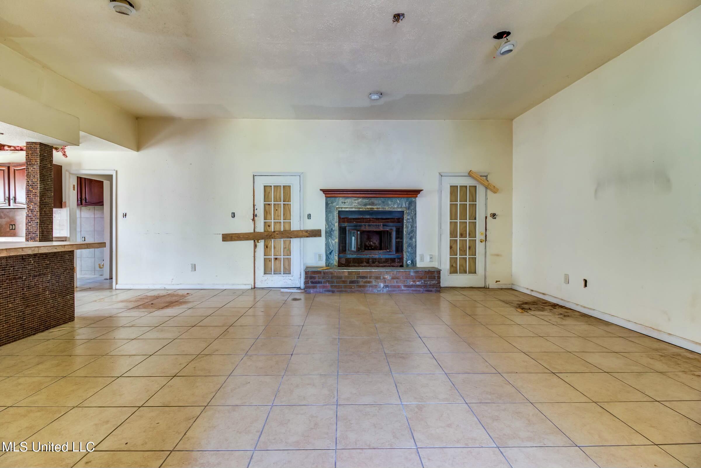 1305 Pine Street, Gulfport, Mississippi image 3
