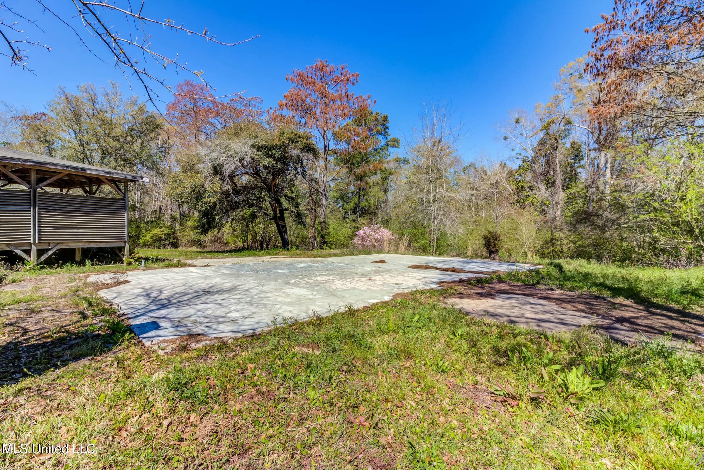 1305 Pine Street, Gulfport, Mississippi image 29