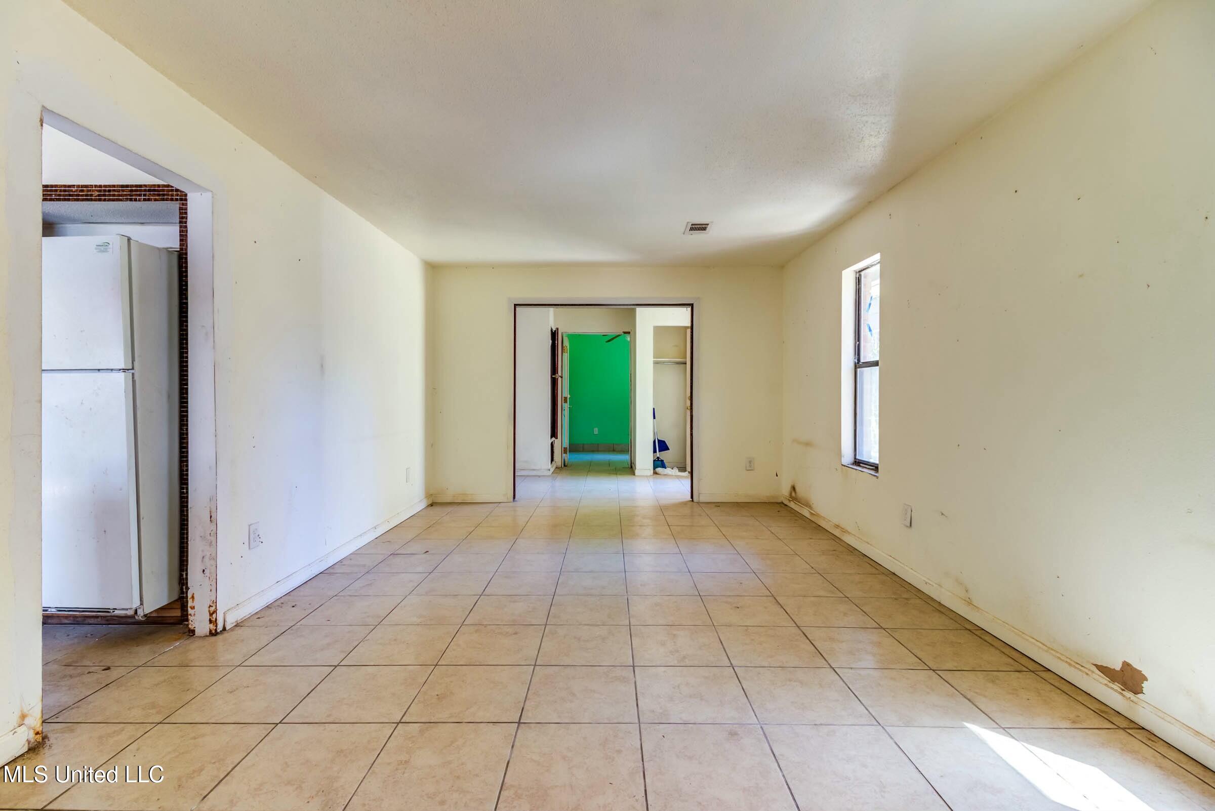 1305 Pine Street, Gulfport, Mississippi image 9