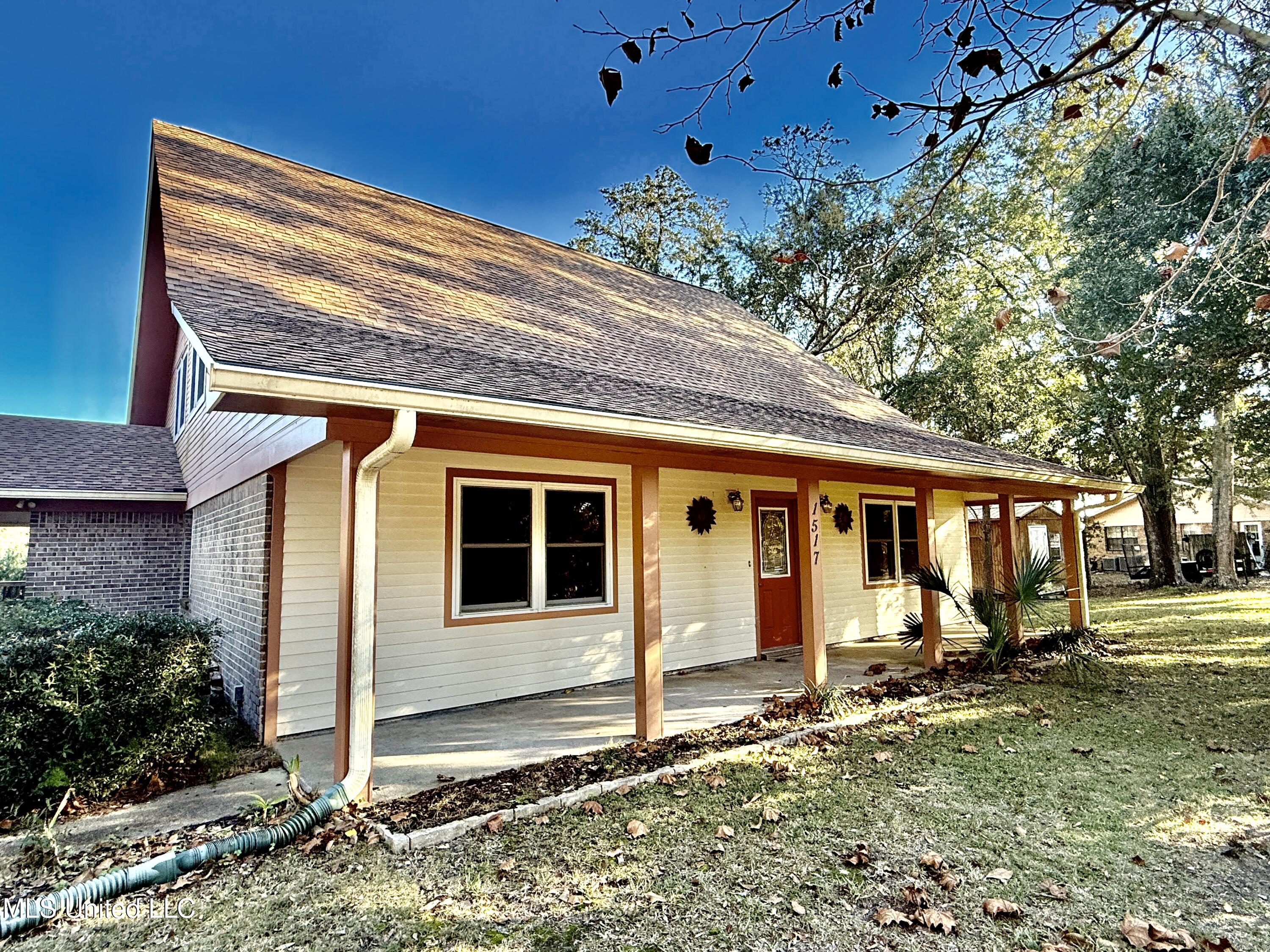 1517 Oak Leaf Circle, Gautier, Mississippi image 7