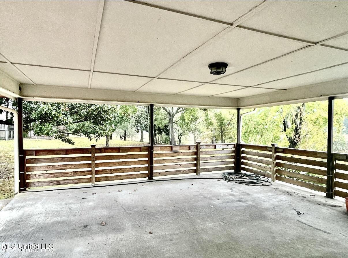 1517 Oak Leaf Circle, Gautier, Mississippi image 9