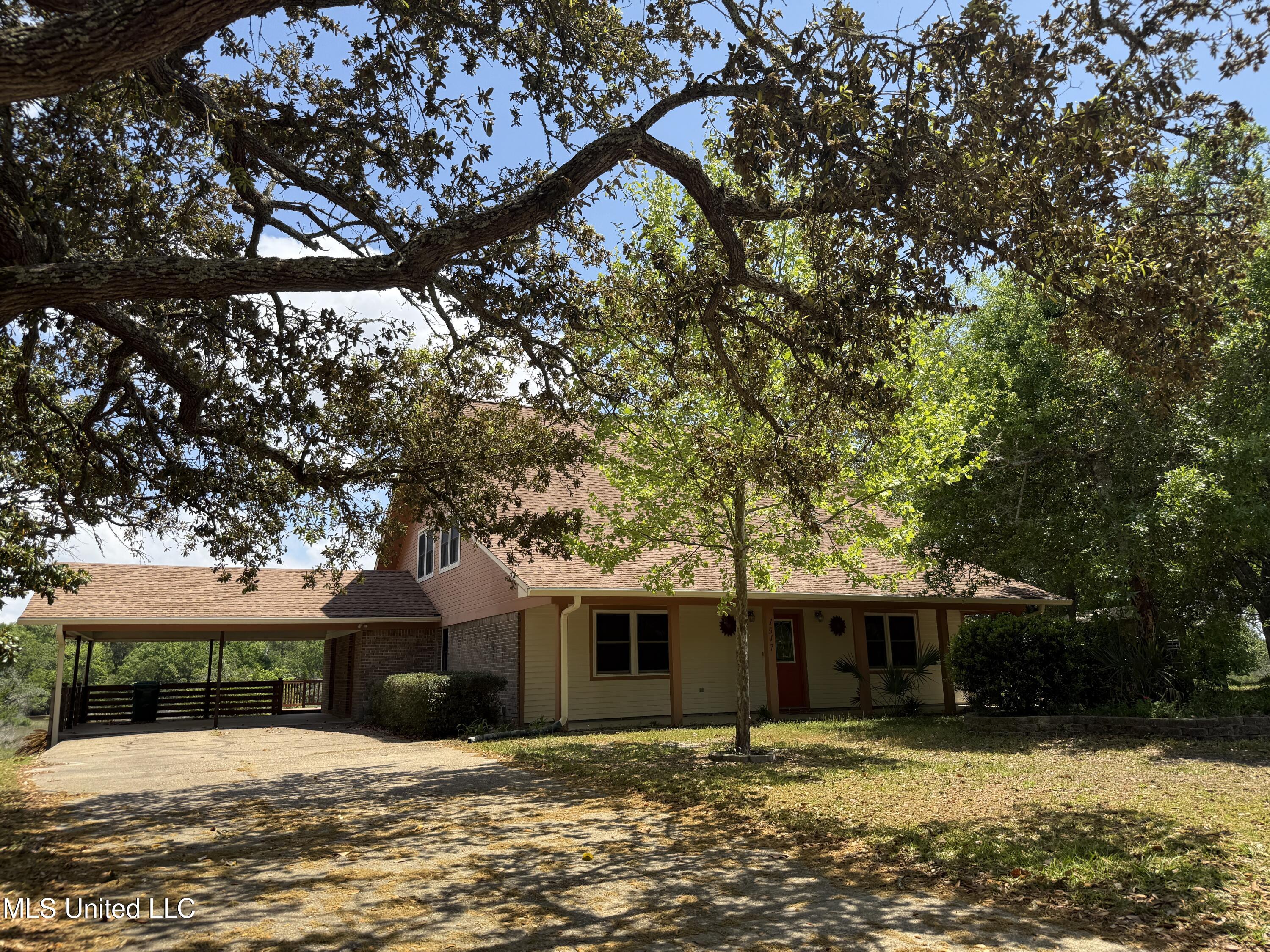 1517 Oak Leaf Circle, Gautier, Mississippi image 2