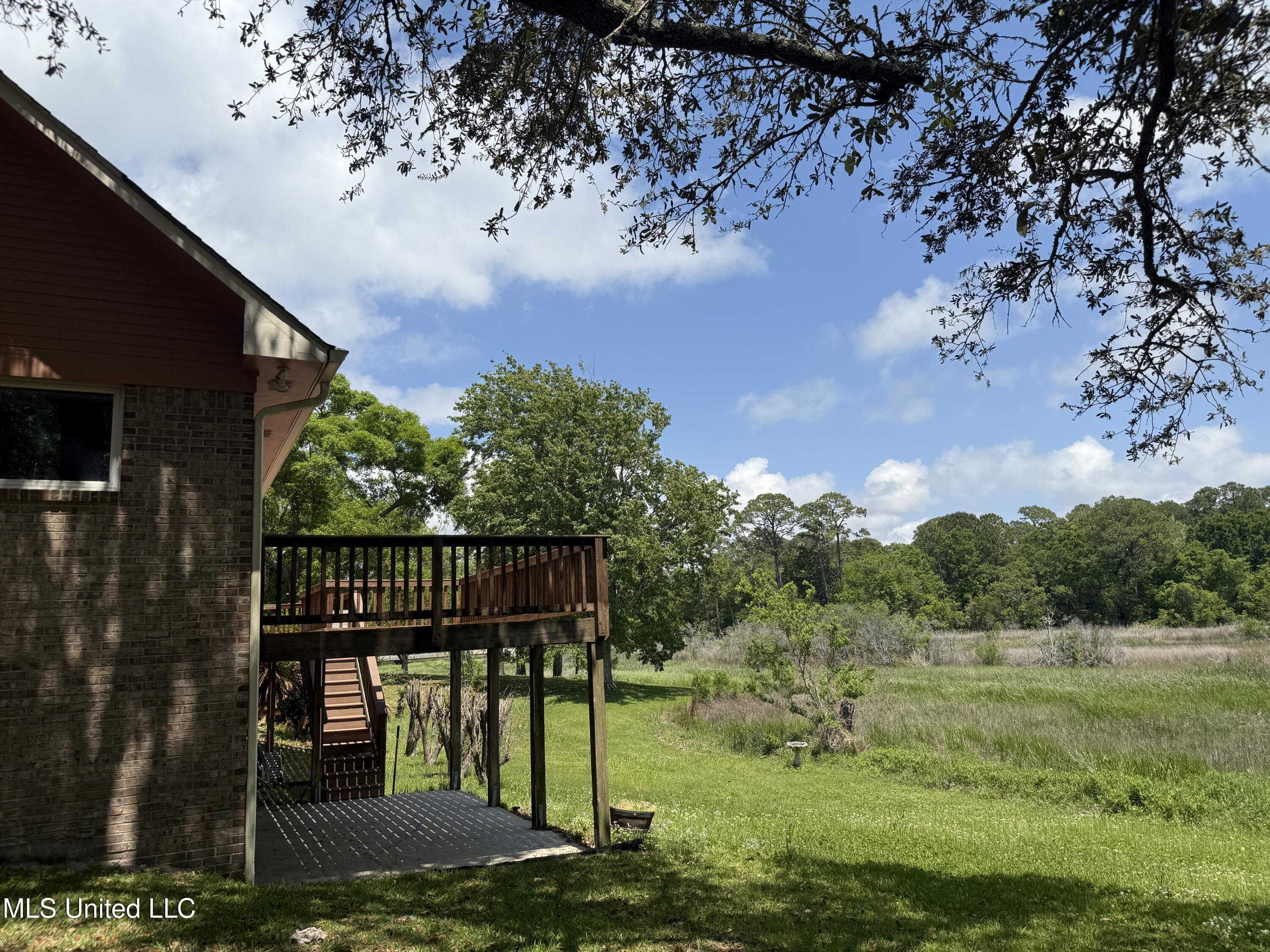1517 Oak Leaf Circle, Gautier, Mississippi image 4