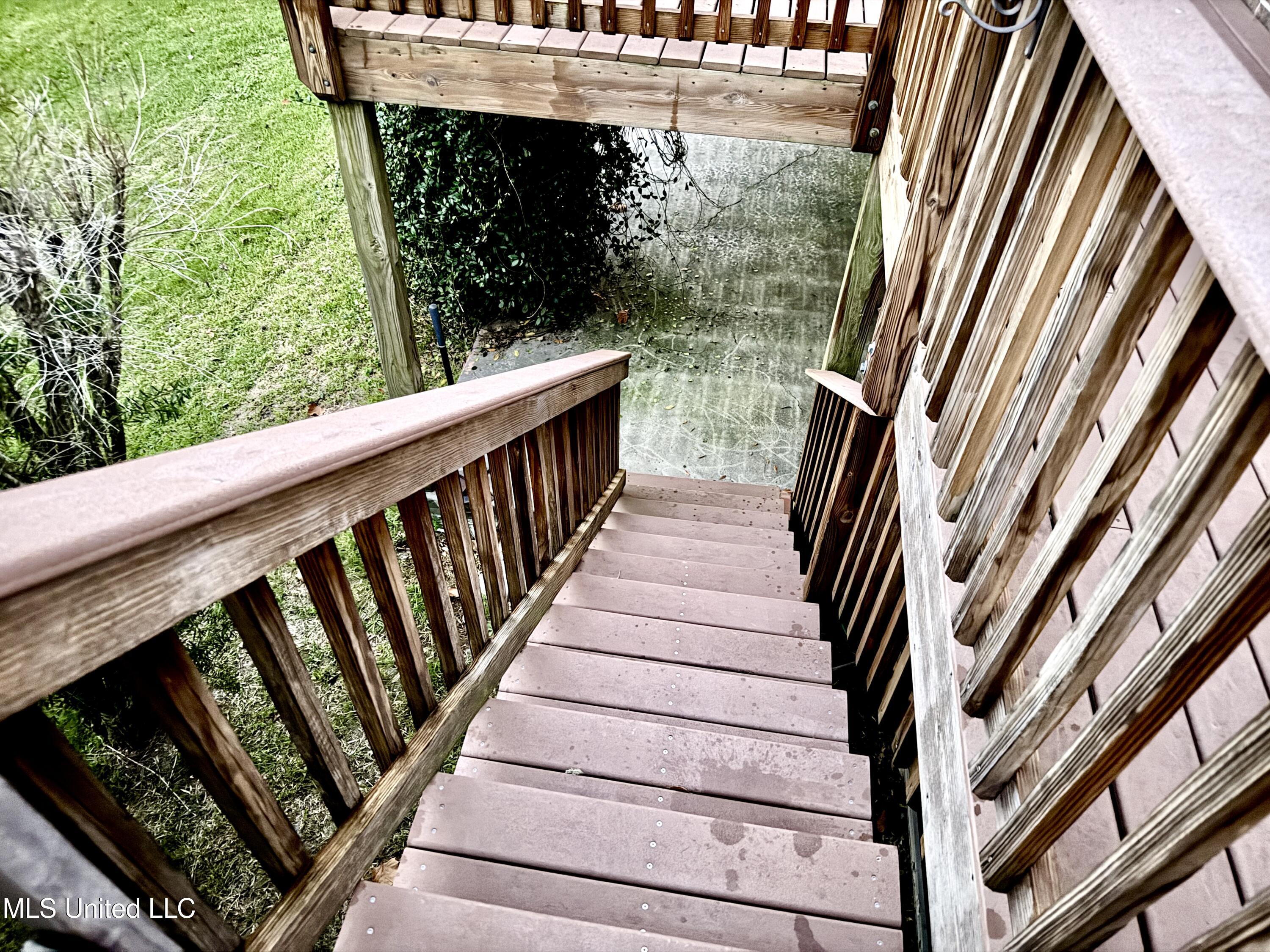 1517 Oak Leaf Circle, Gautier, Mississippi image 42