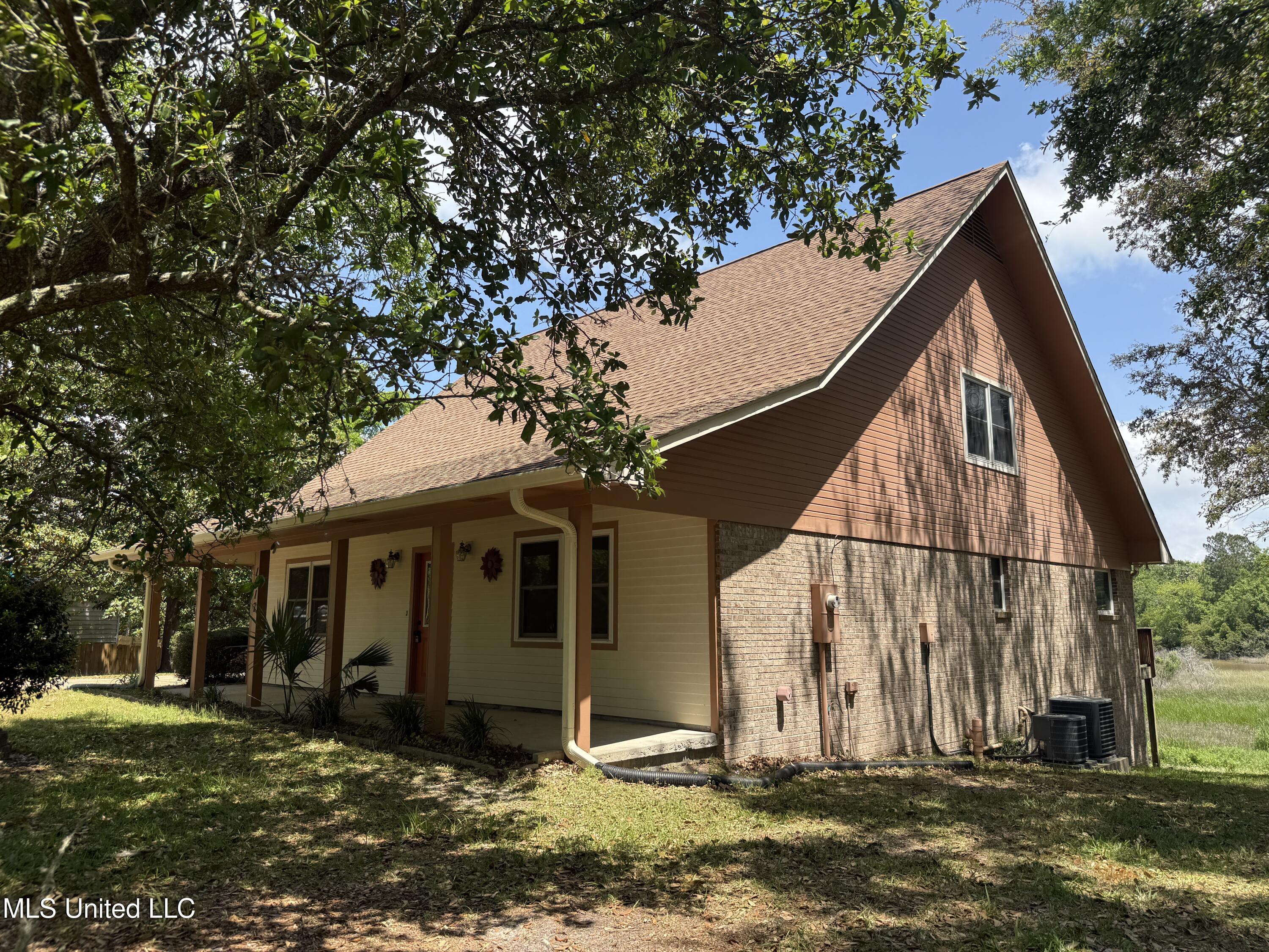 1517 Oak Leaf Circle, Gautier, Mississippi image 5