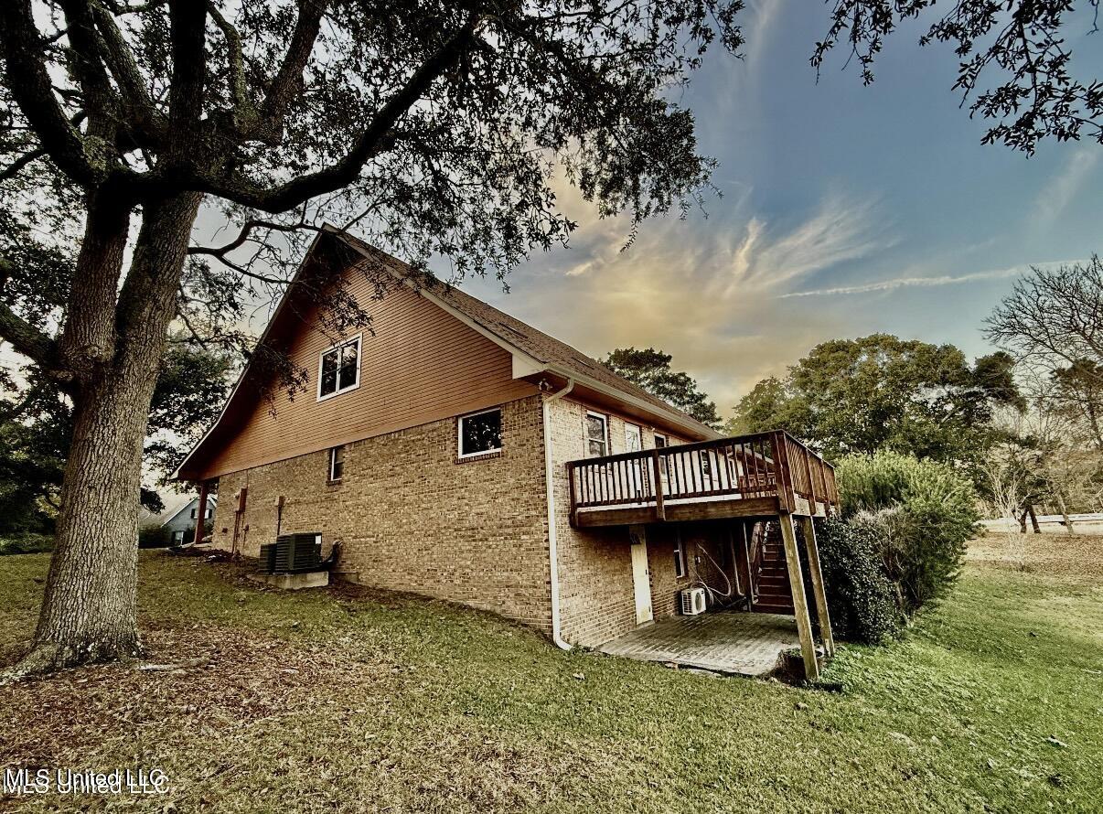 1517 Oak Leaf Circle, Gautier, Mississippi image 8