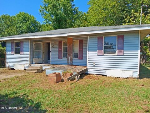 Homes For Sale - 354 W 5th Street<br/> Yazoo County, Yazoo City, MS 39194