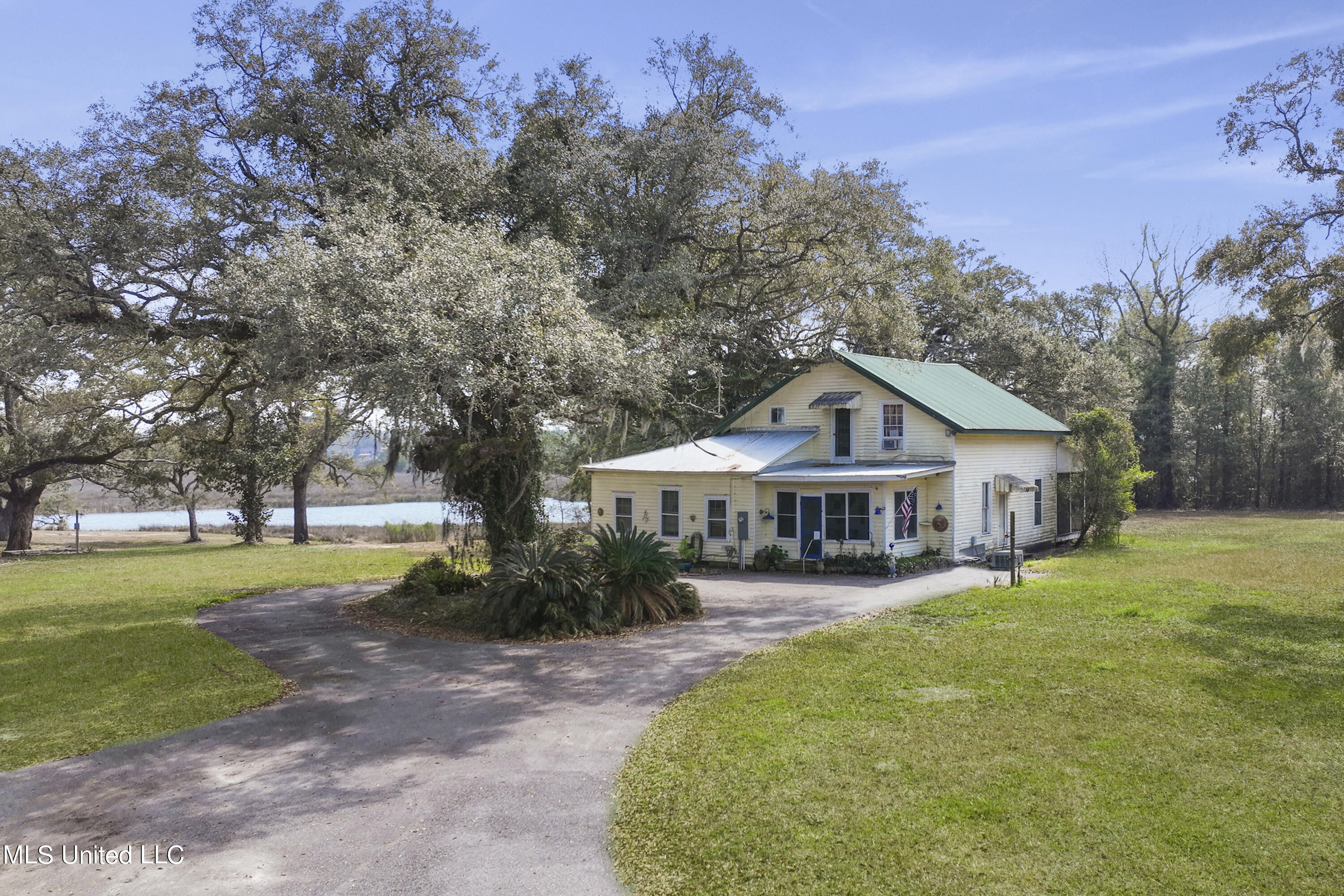 3608 Knapp Road, Ocean Springs, Mississippi image 1