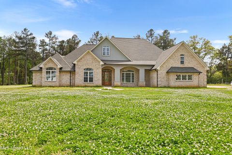 Homes For Sale - 744 Georgetown Street<br/> Hazlehurst, MS 39083