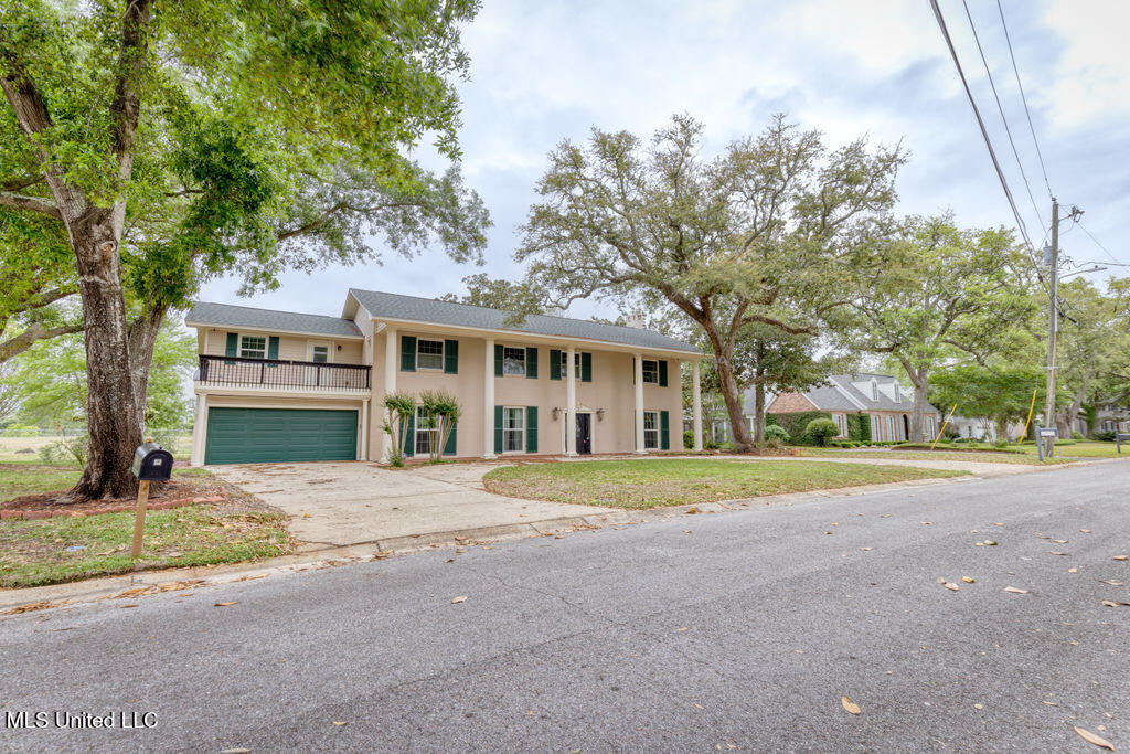 8 Mockingbird Lane, Gulfport, Mississippi image 1