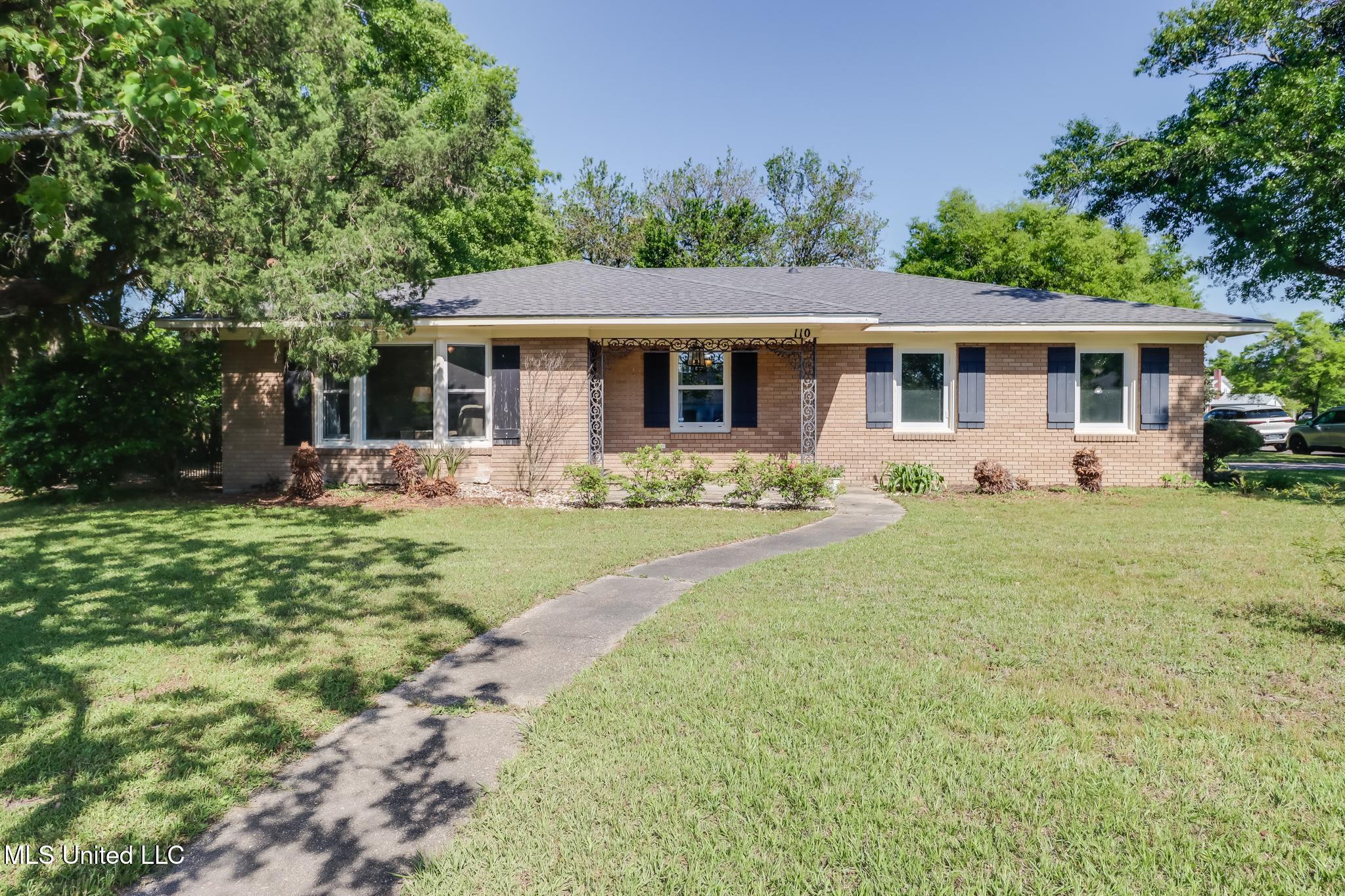 110 Woodbine Drive, Gulfport, Mississippi image 3
