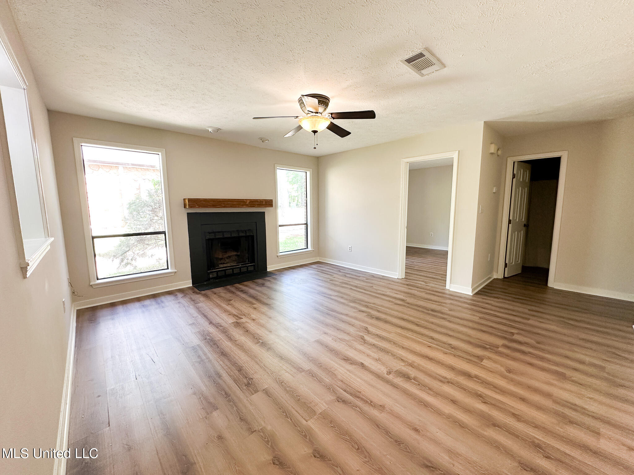 103 Fairfax Circle #B, Brandon, Mississippi image 2