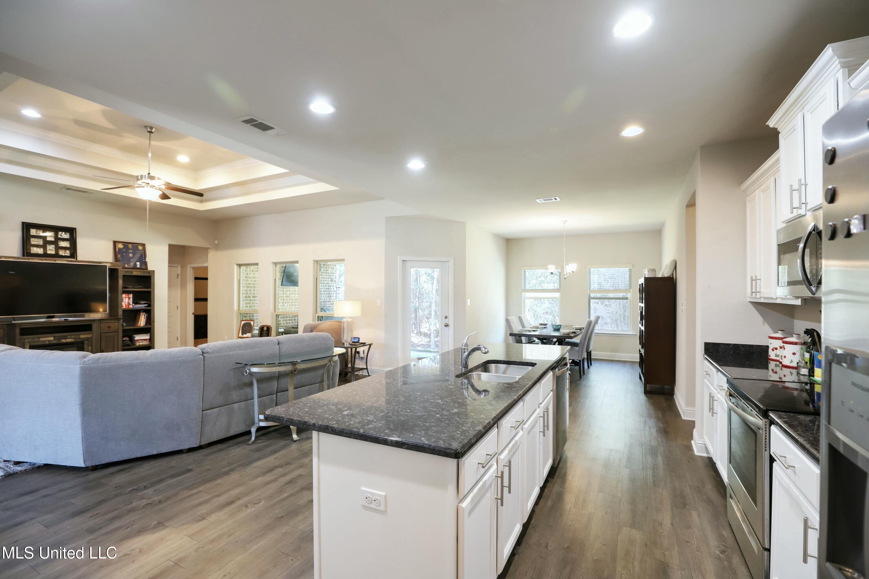 8524 Poplar Trail, Biloxi, Mississippi image 12