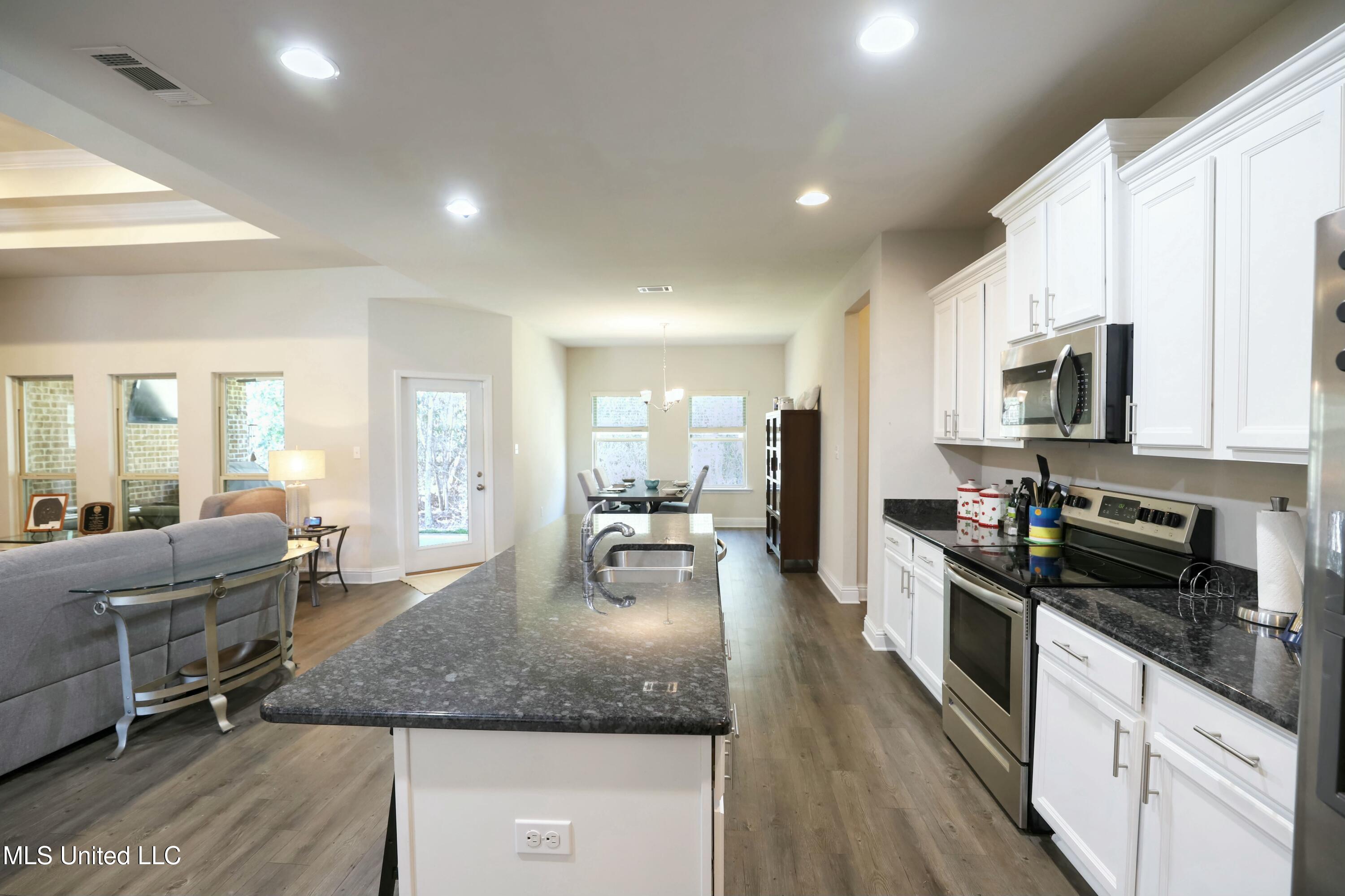 8524 Poplar Trail, Biloxi, Mississippi image 13