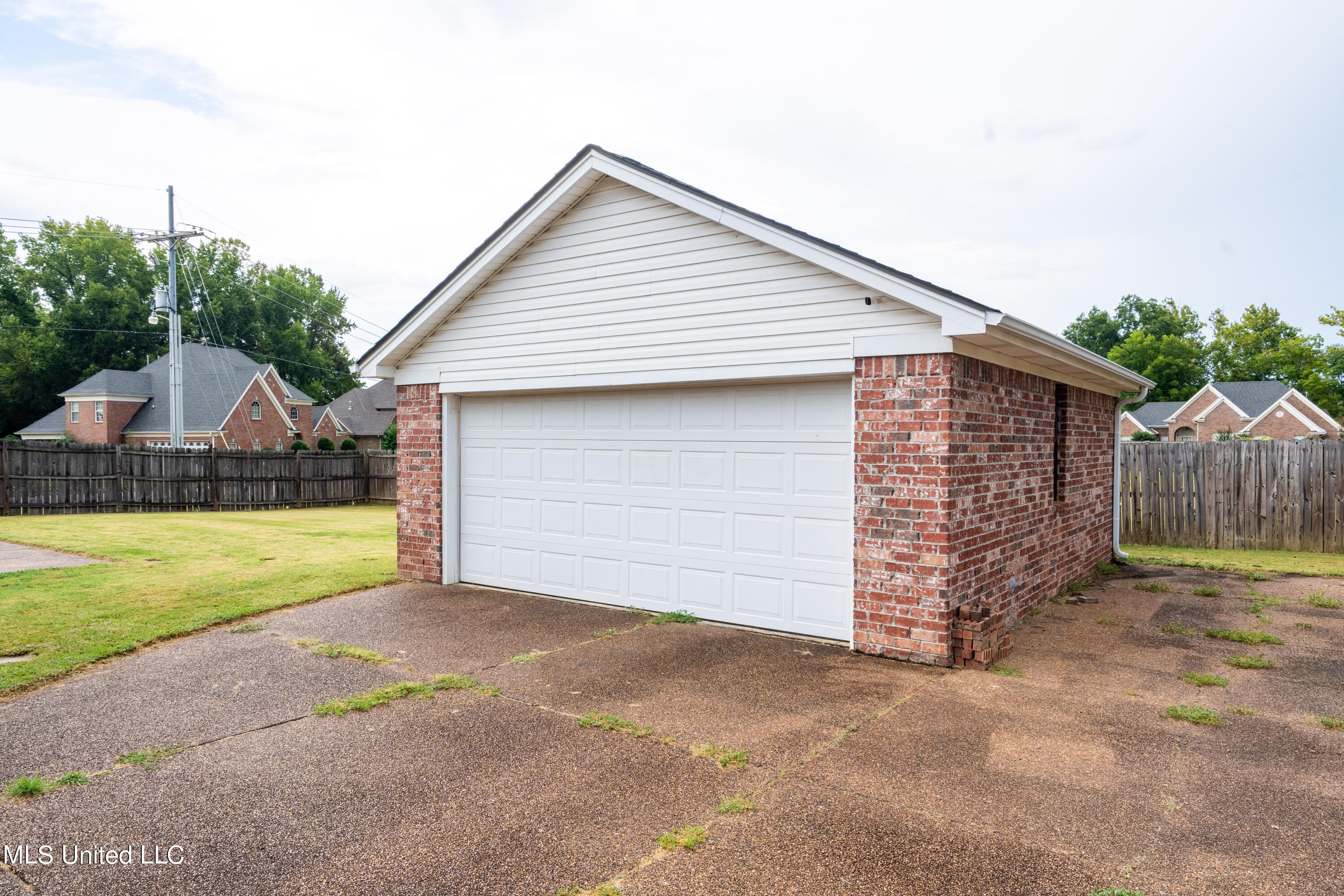 890 Lindsey Cove, Hernando, Mississippi image 6