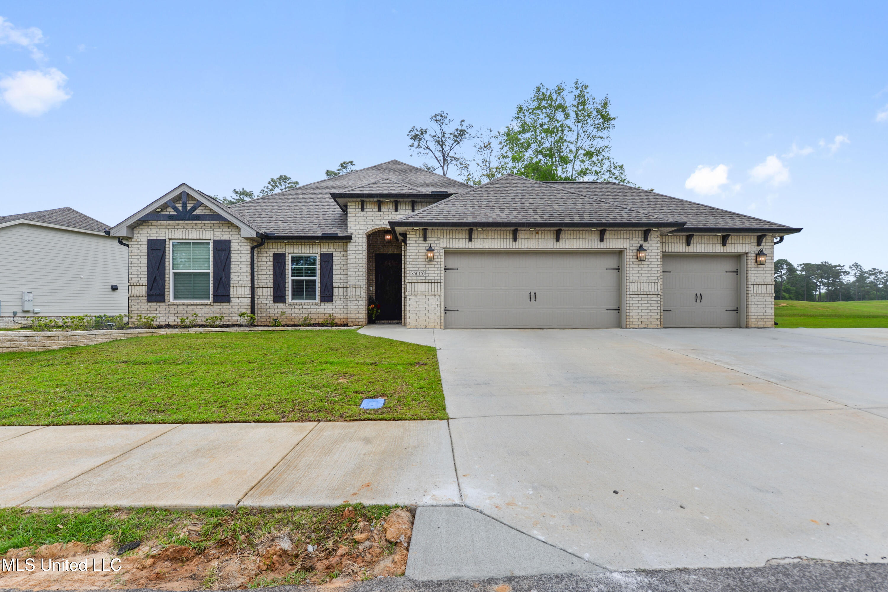 85015 Diamondhead Lakes Boulevard, Diamondhead, Mississippi image 1