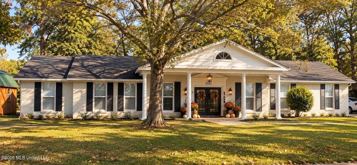 Photo 1 of 24 — 700 N Mccrary Road, Columbus, MS 39702