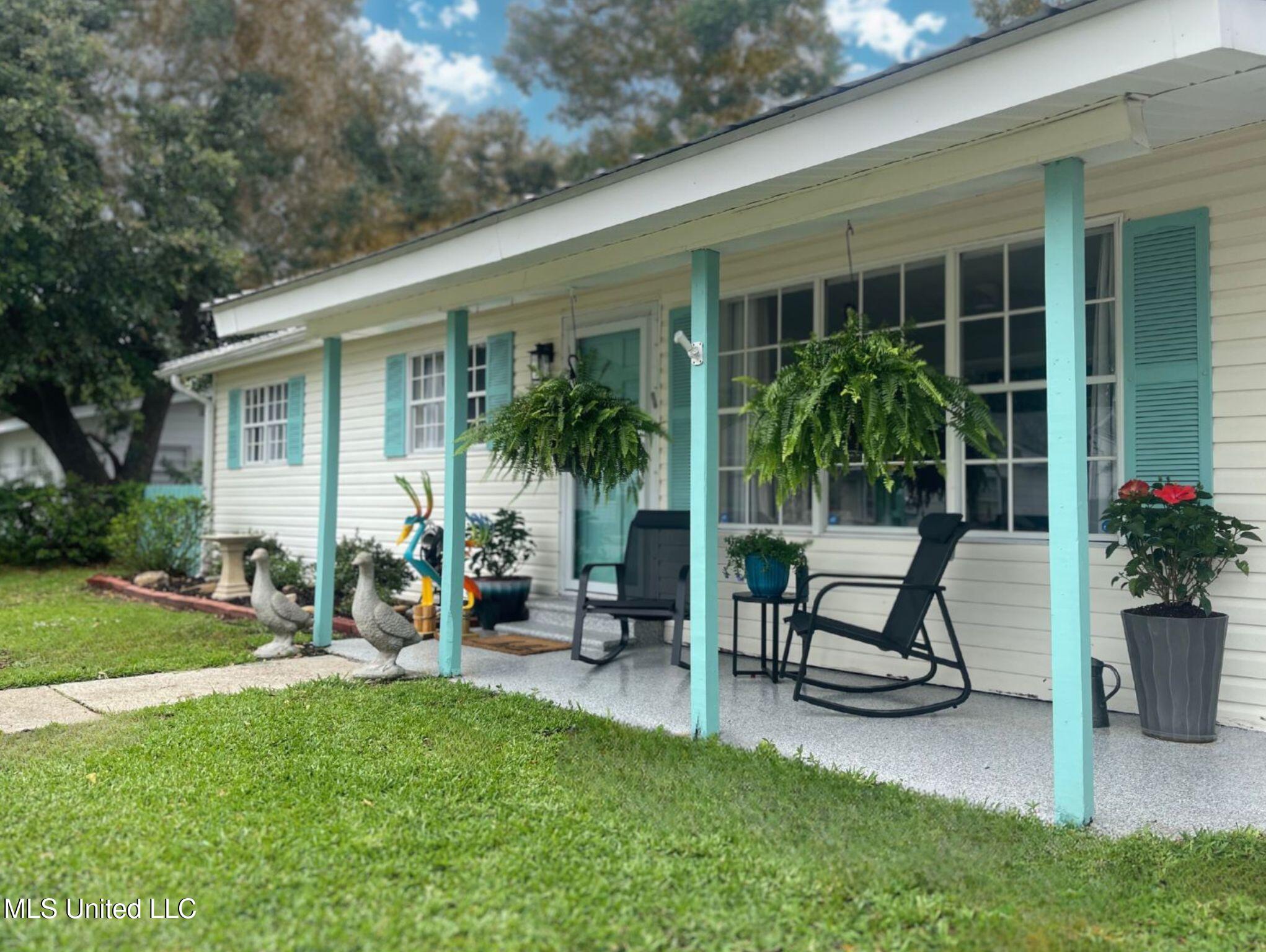 110 Oak Gardens Avenue, Long Beach, Mississippi image 2