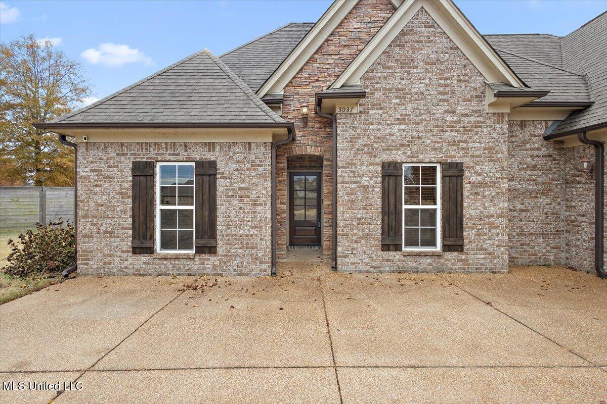 3037 Raspberry Red Cove, Southaven, Mississippi image 2