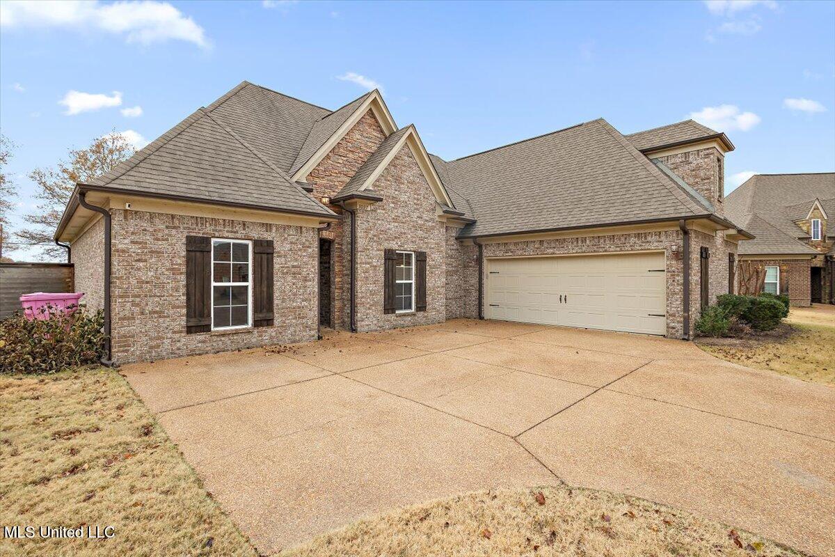 3037 Raspberry Red Cove, Southaven, Mississippi image 1