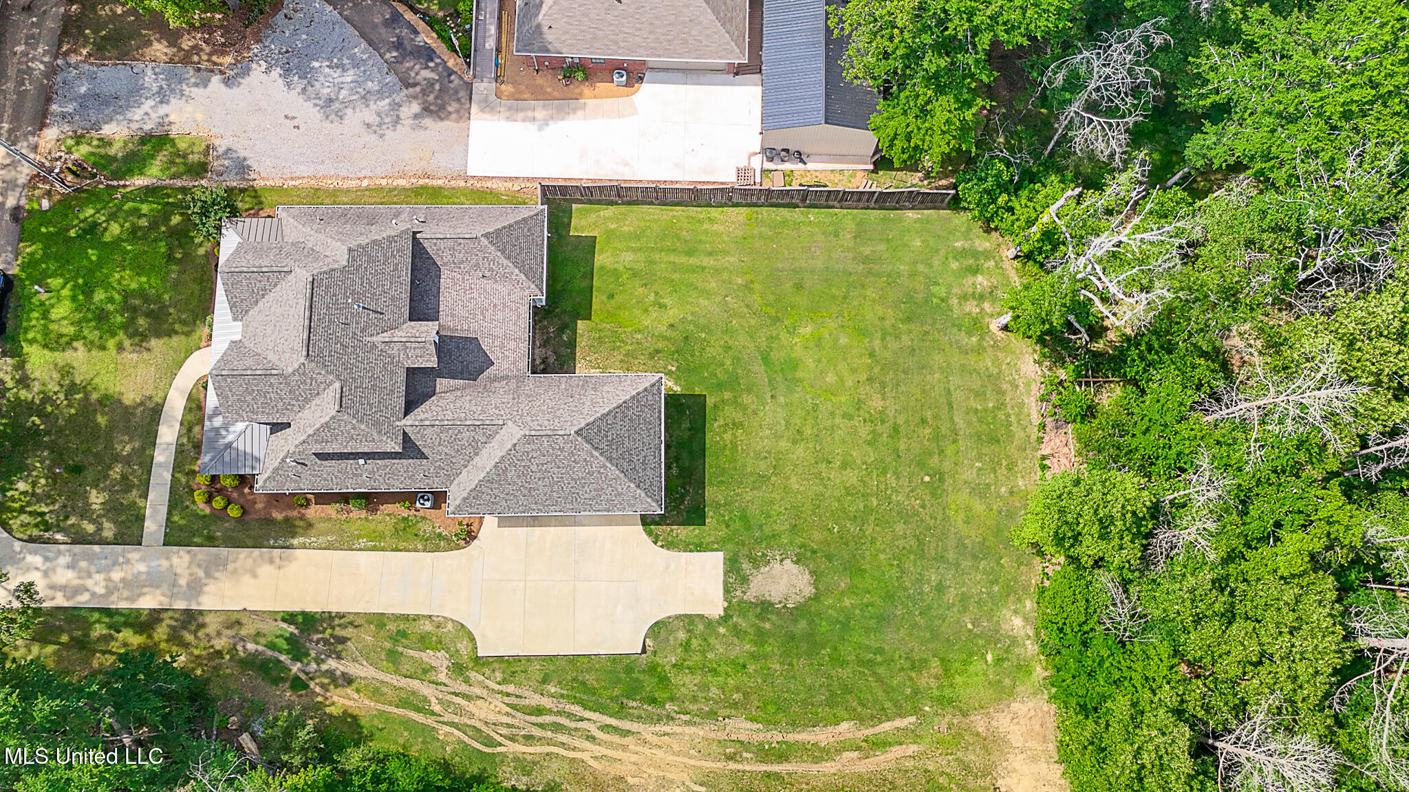 195 Lorman Lane, Madison, Mississippi image 2