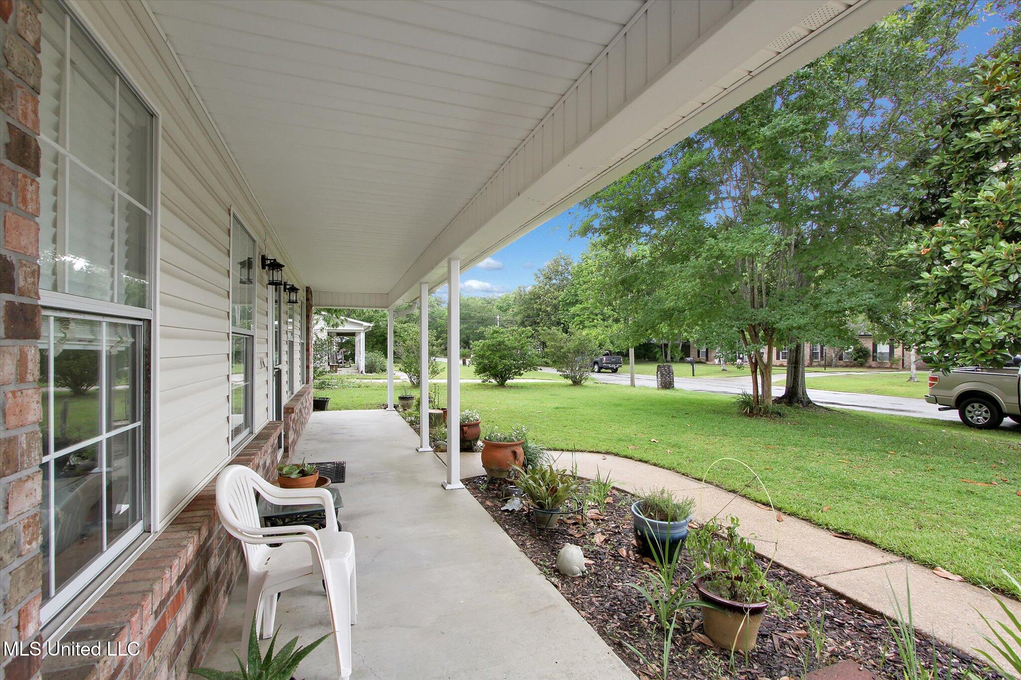 8809 Old Walnut Road, Ocean Springs, Mississippi image 4