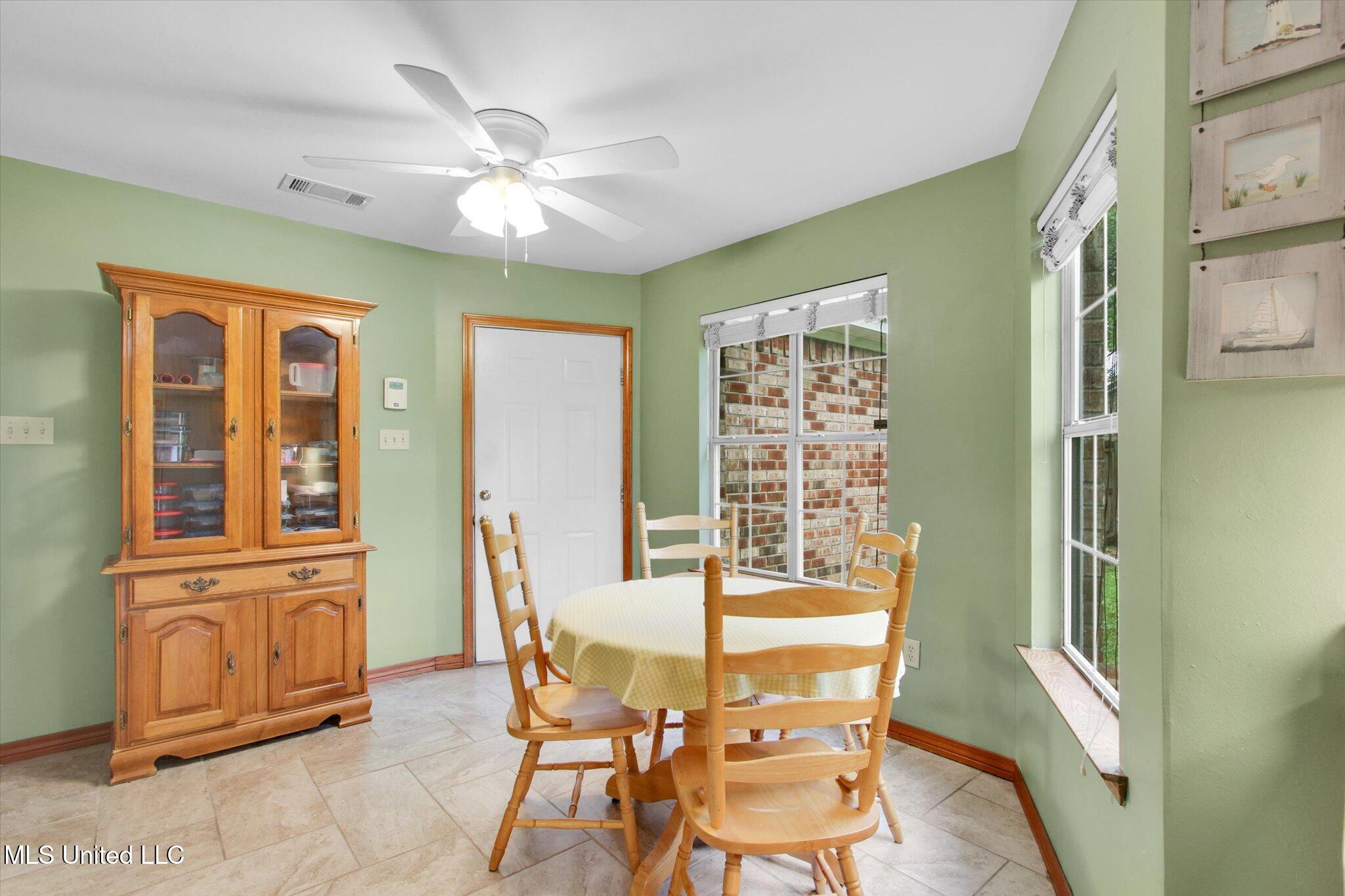 8809 Old Walnut Road, Ocean Springs, Mississippi image 12