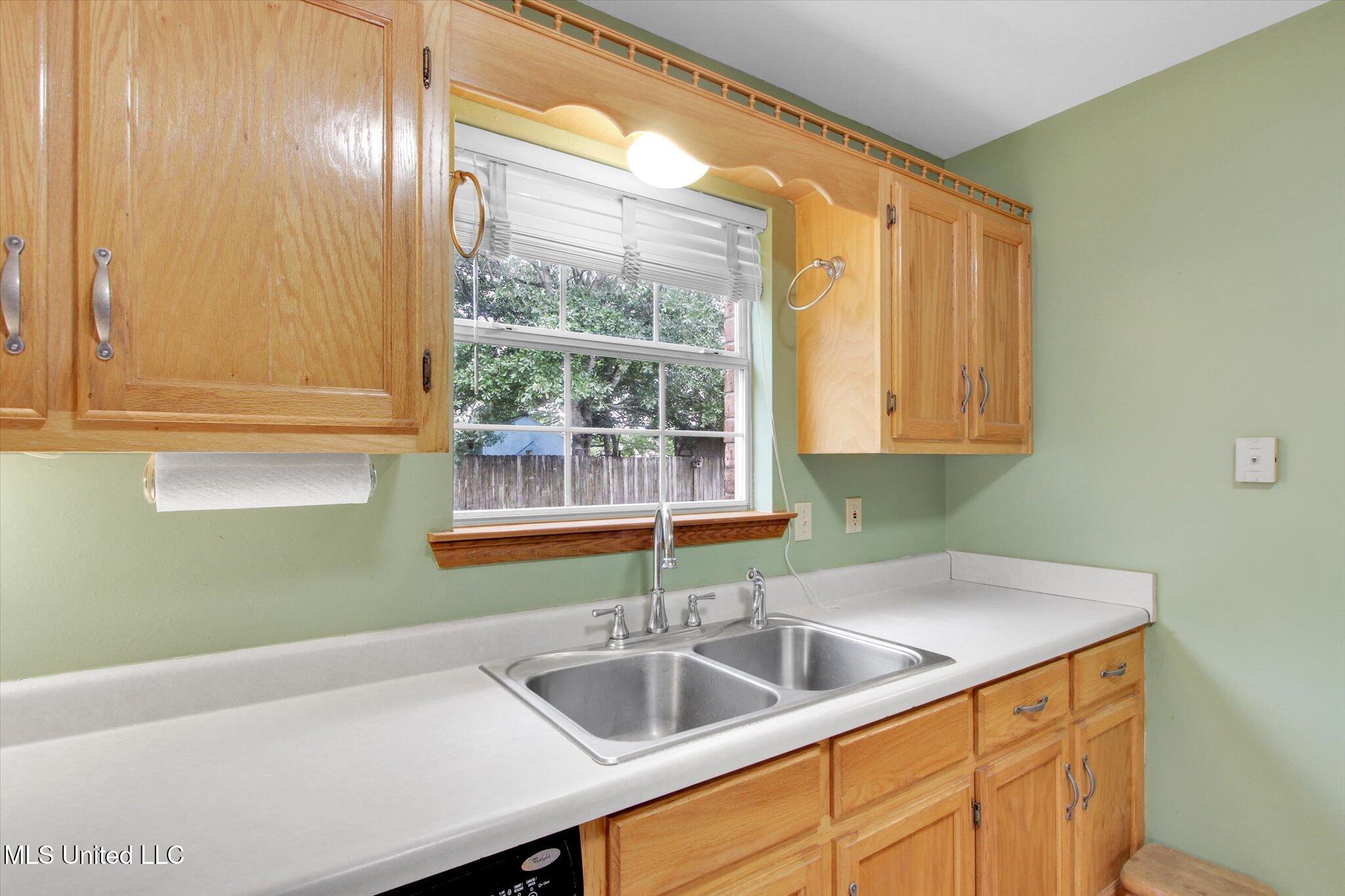 8809 Old Walnut Road, Ocean Springs, Mississippi image 14