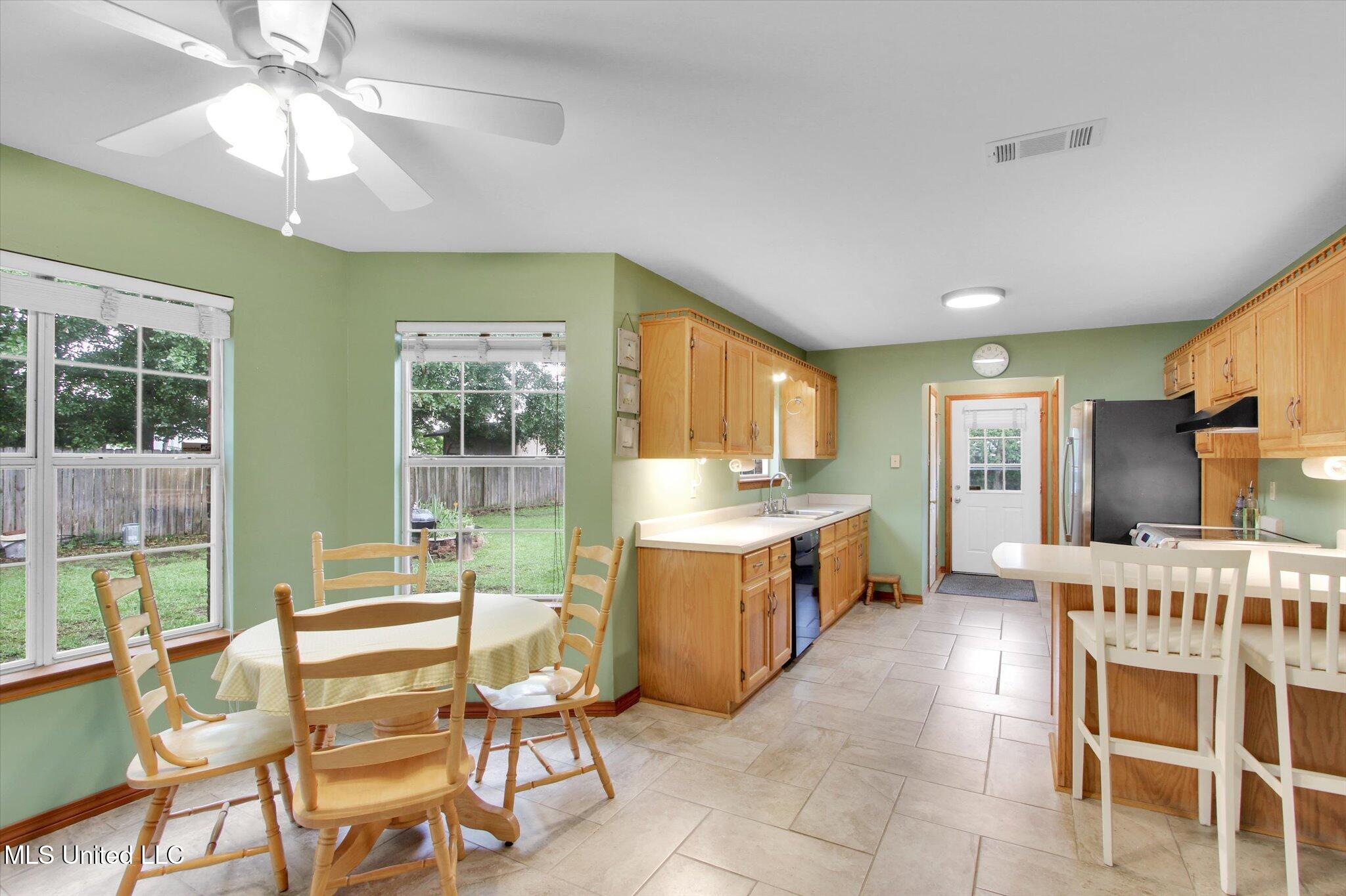 8809 Old Walnut Road, Ocean Springs, Mississippi image 10