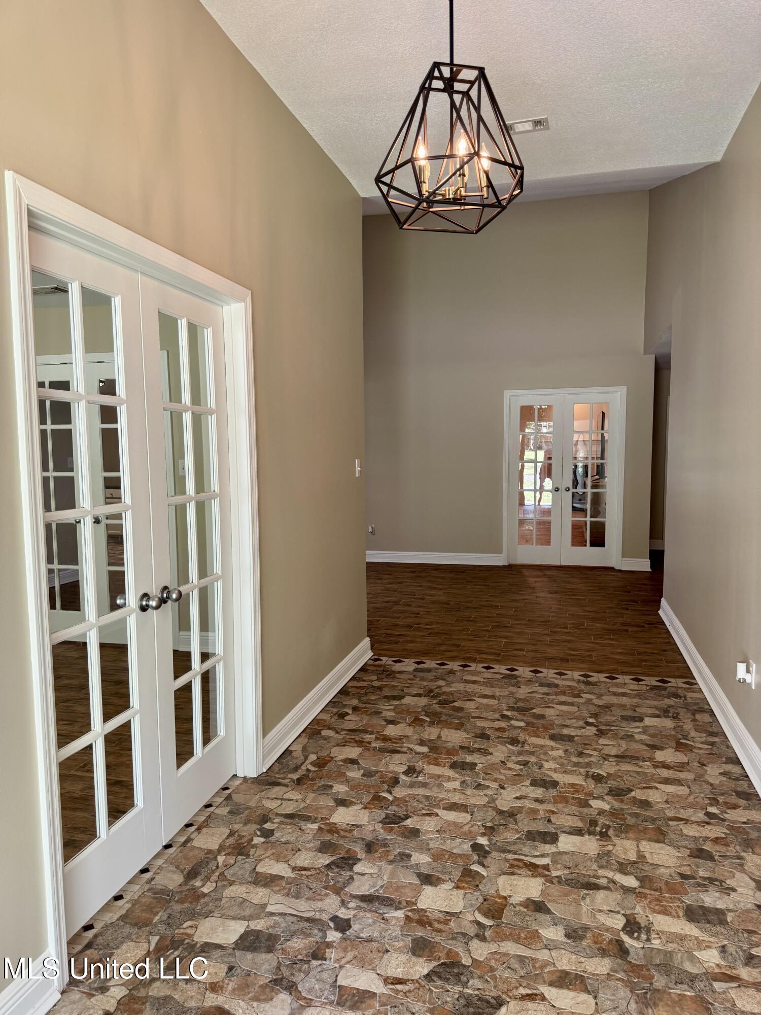9933 Kahana Street, Diamondhead, Mississippi image 2