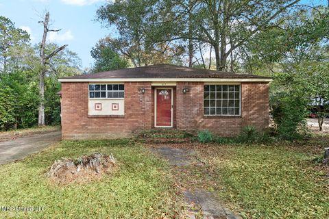 Homes For Sale - 612 W New York Avenue<br/> Pike County, McComb, MS 39648