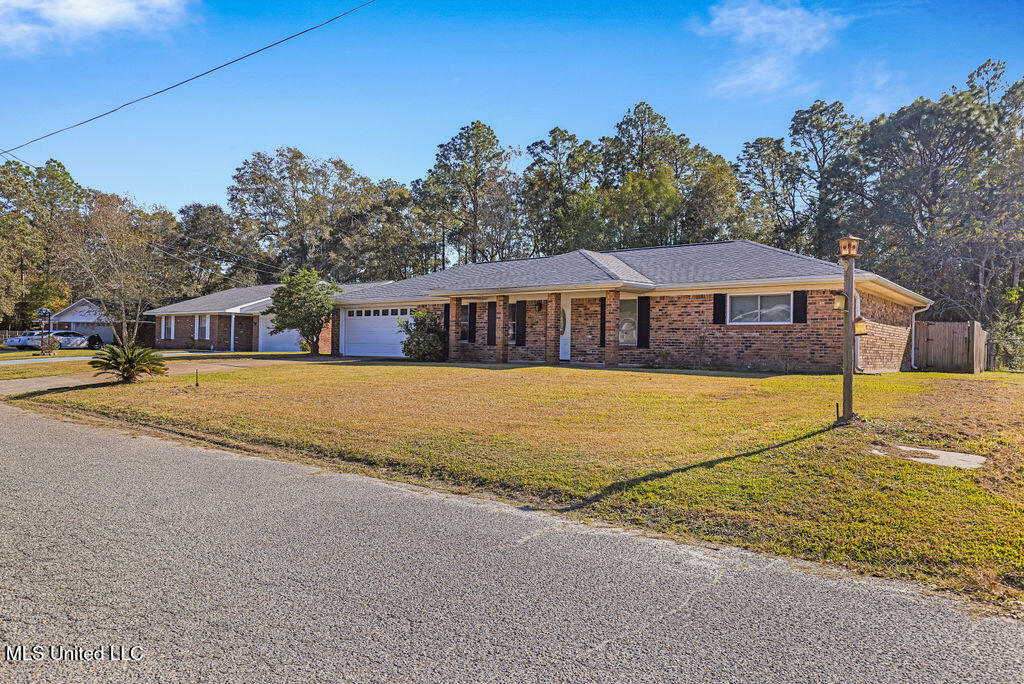 15157 Royal Street St, Gulfport, Mississippi image 3