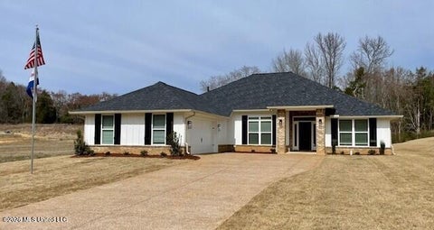 Homes For Sale - 224 Farley Road<br/> Byhalia, MS 38611