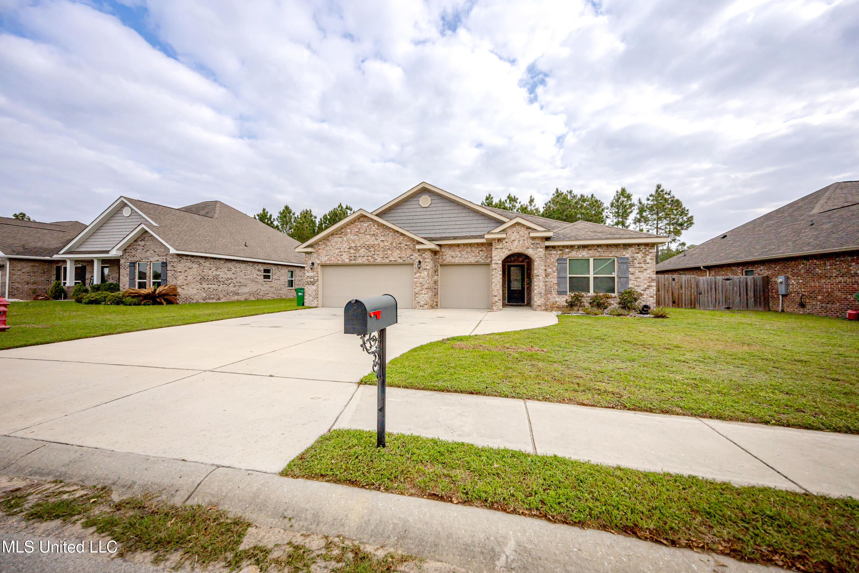 6436 Chickory Way, Ocean Springs, Mississippi image 2
