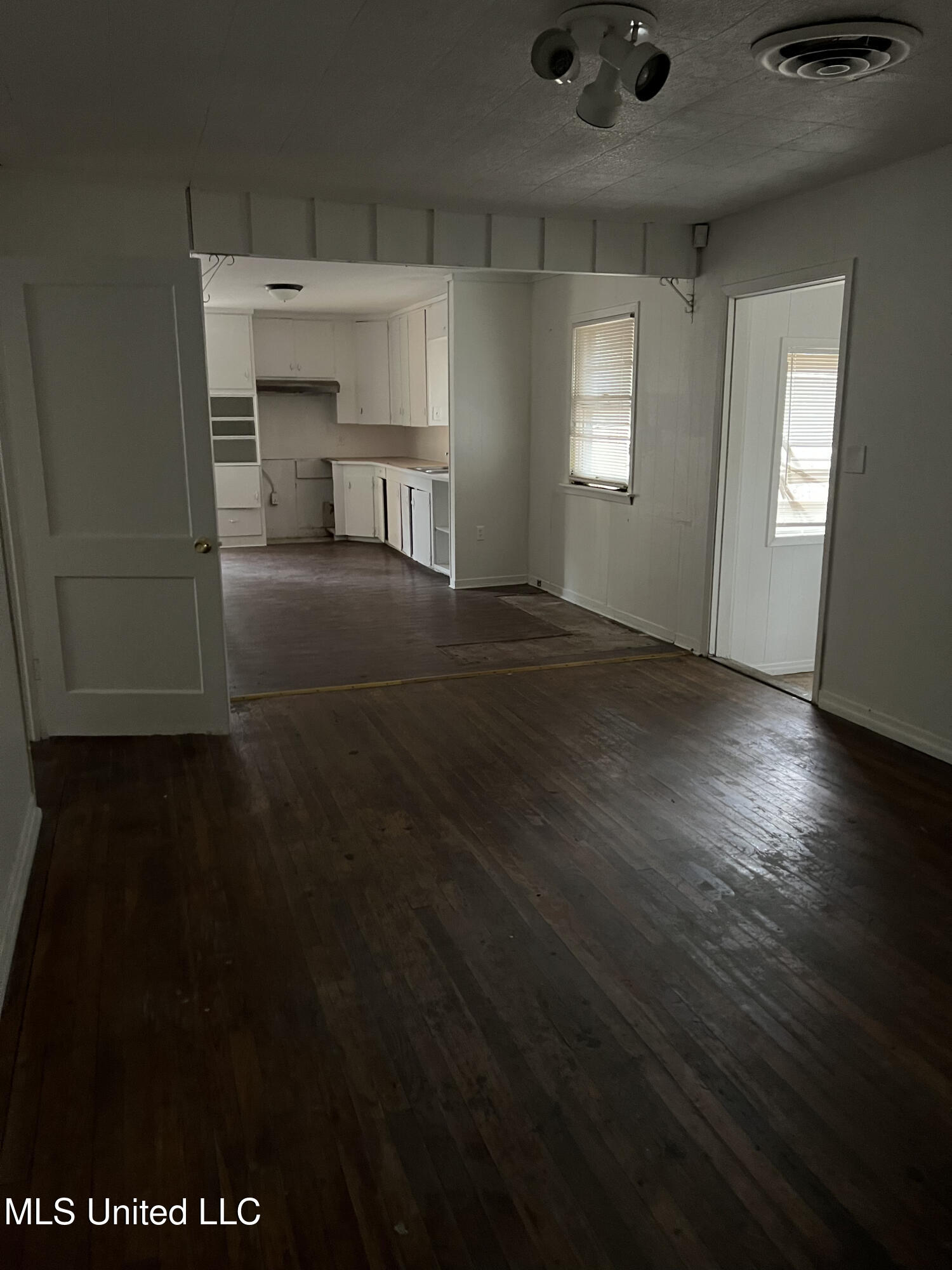 2643 Pinebrook Drive, Jackson, Mississippi image 4