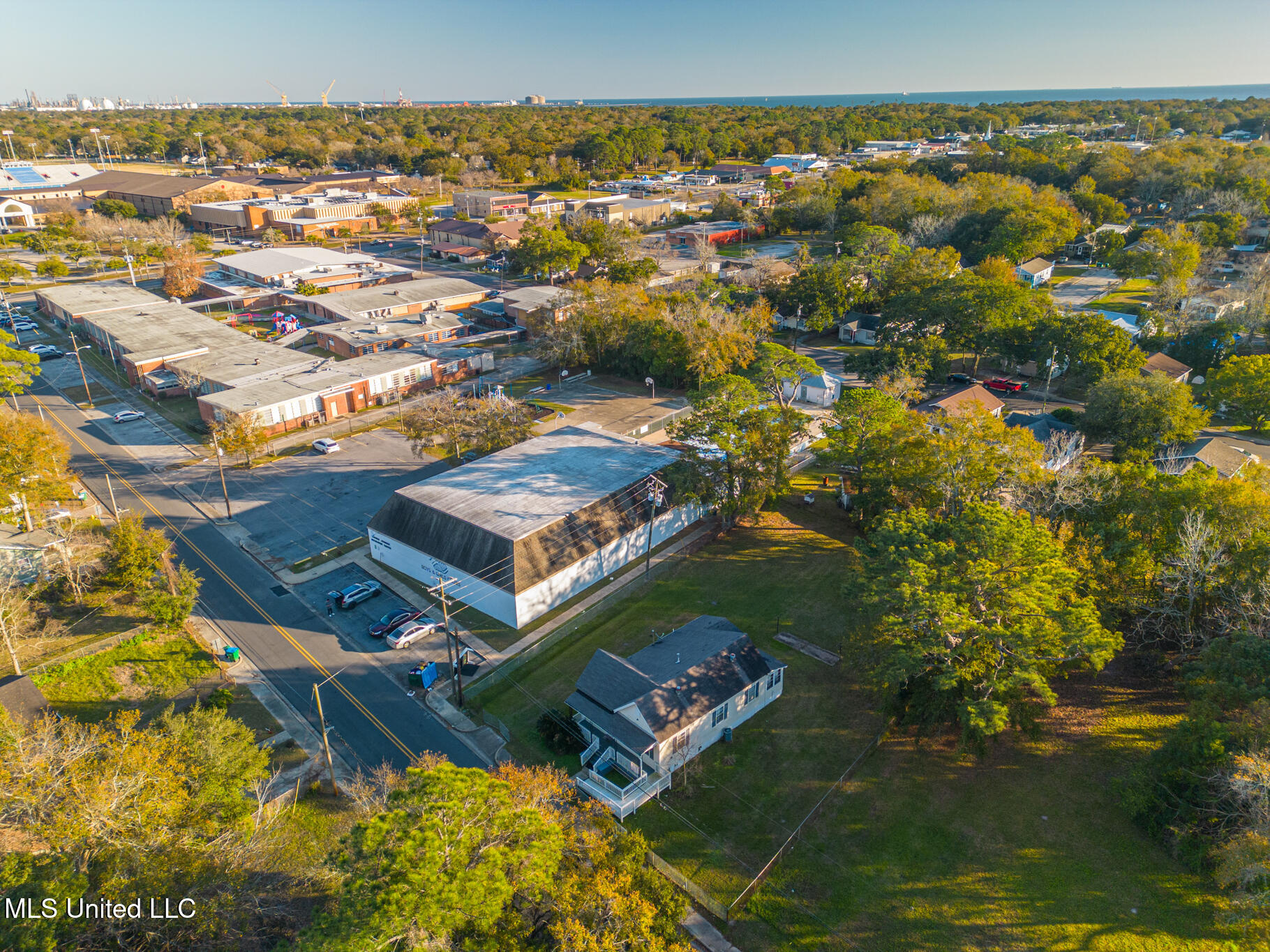 1306 Tucker Avenue, Pascagoula, Mississippi image 8