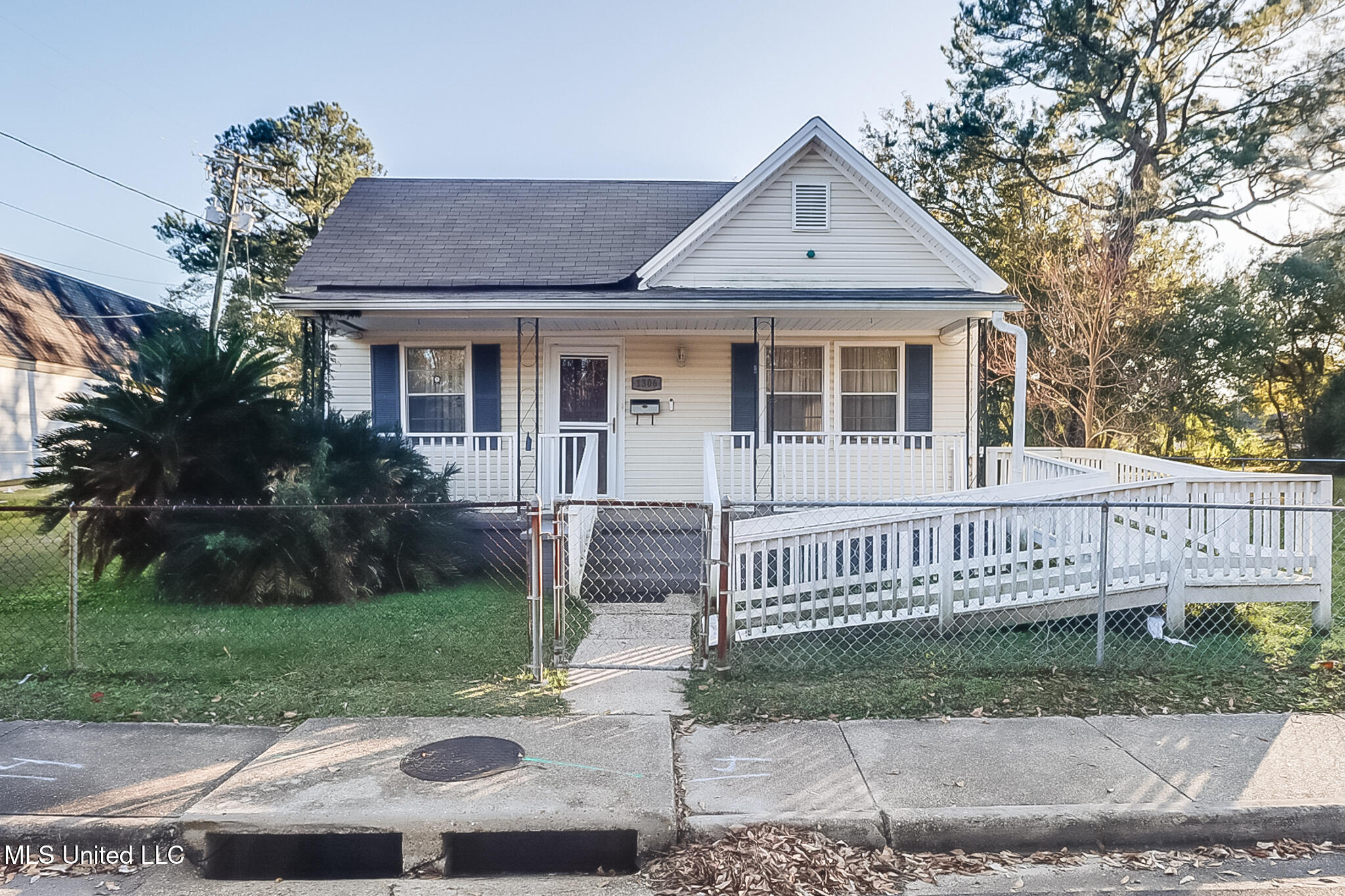 1306 Tucker Avenue, Pascagoula, Mississippi image 1