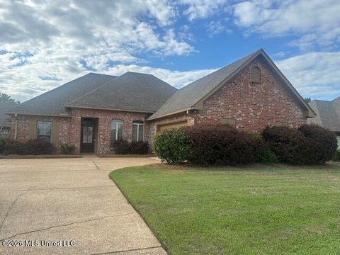 Homes For Sale - 1926 E Ridge Circle<br/> Madison, MS 39110