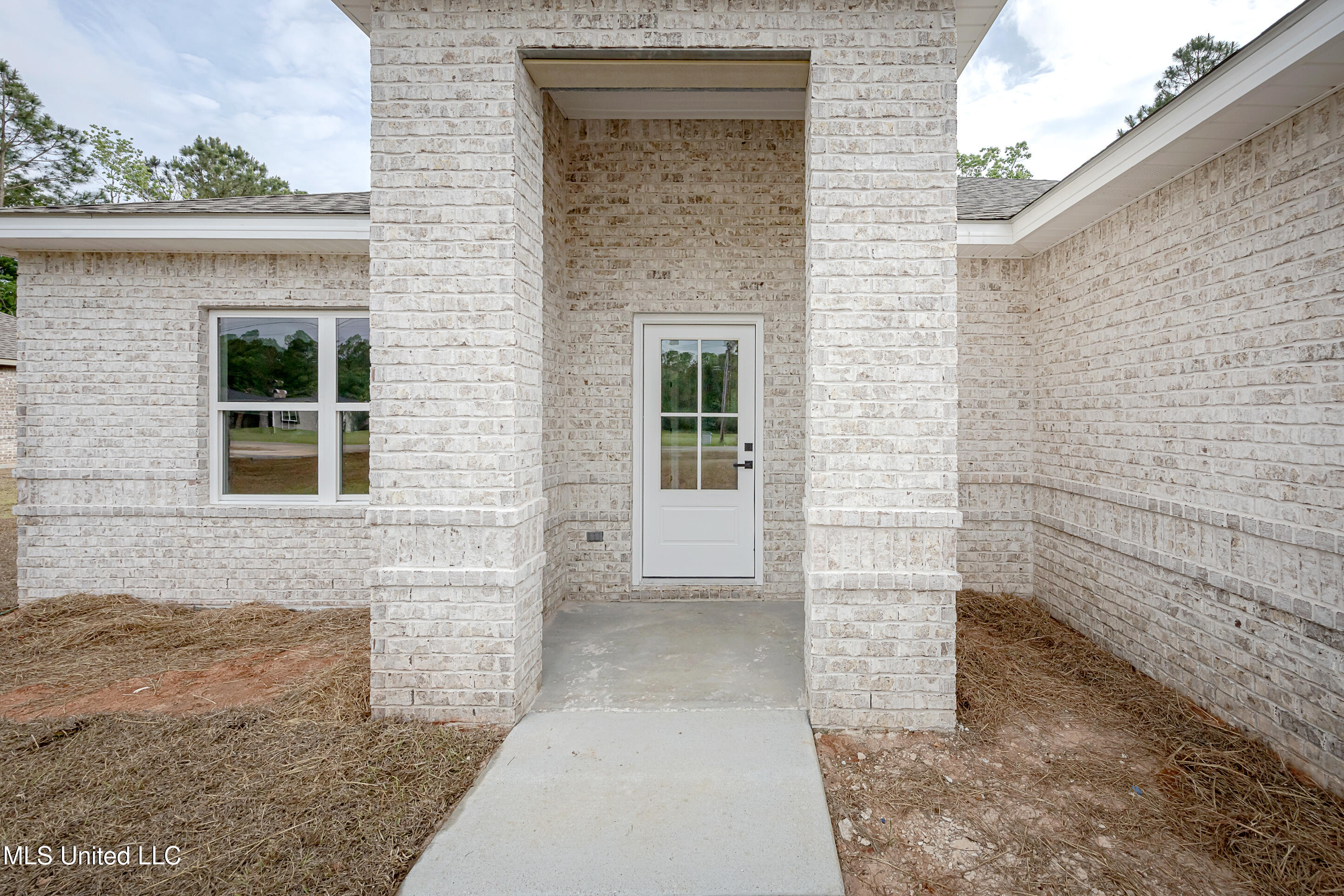2401 Graveline Road, Gautier, Mississippi image 3