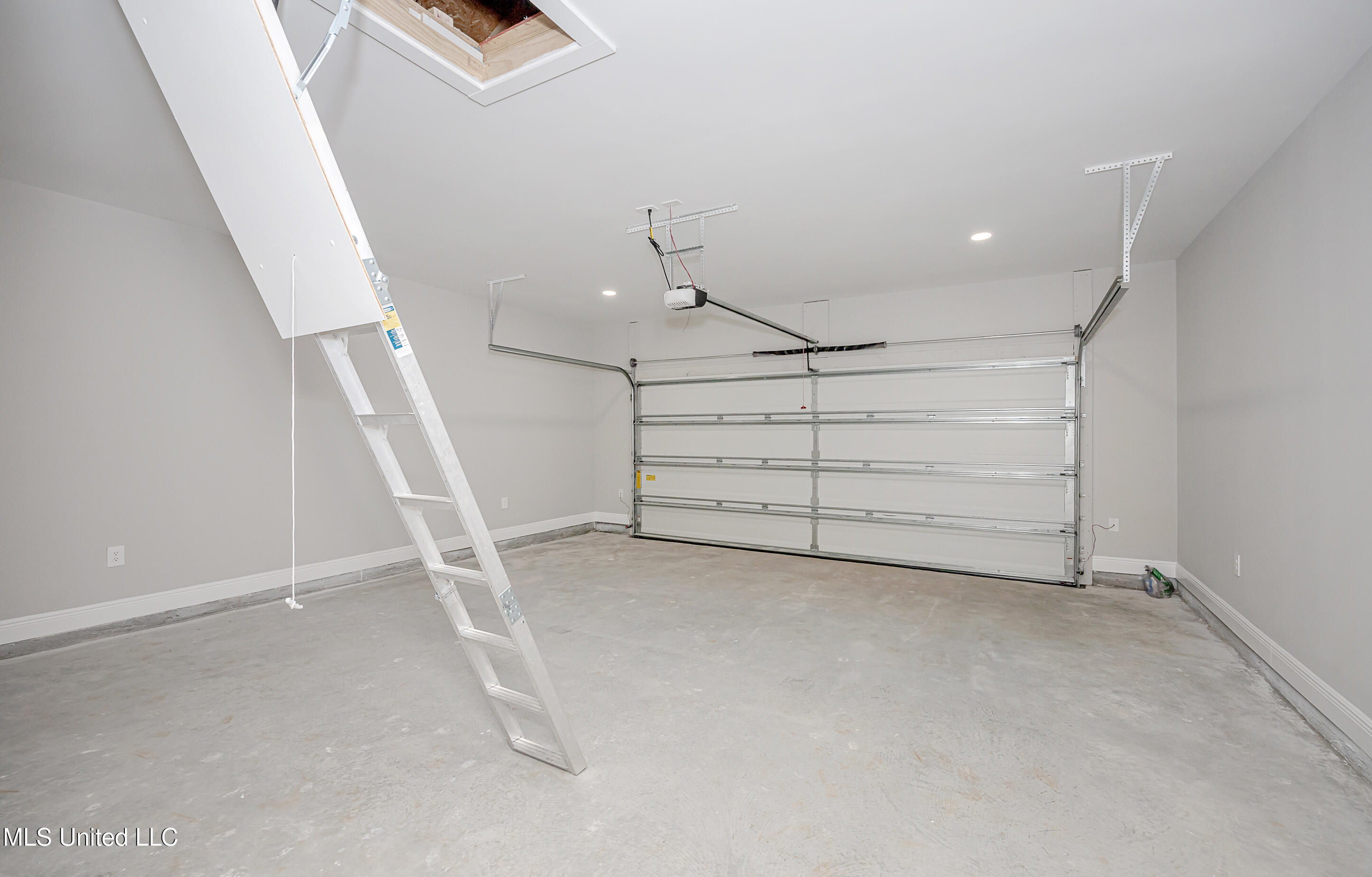 2401 Graveline Road, Gautier, Mississippi image 36
