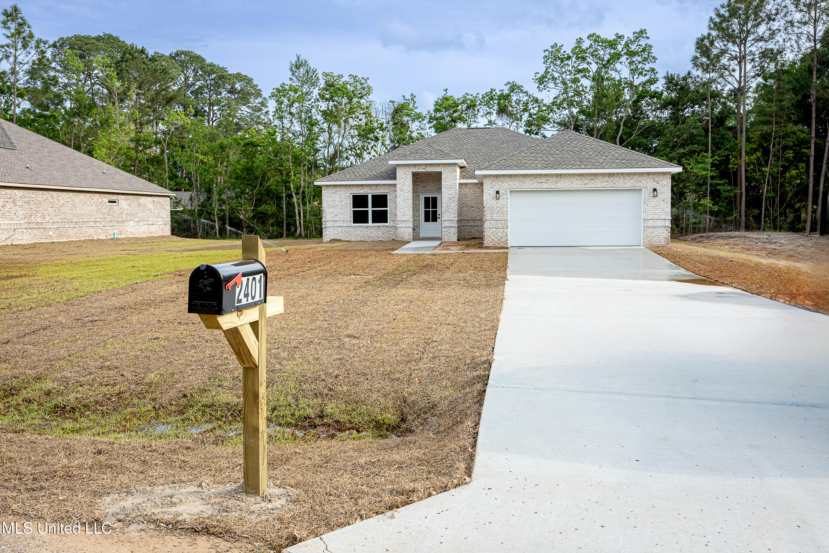 2401 Graveline Road, Gautier, Mississippi image 2
