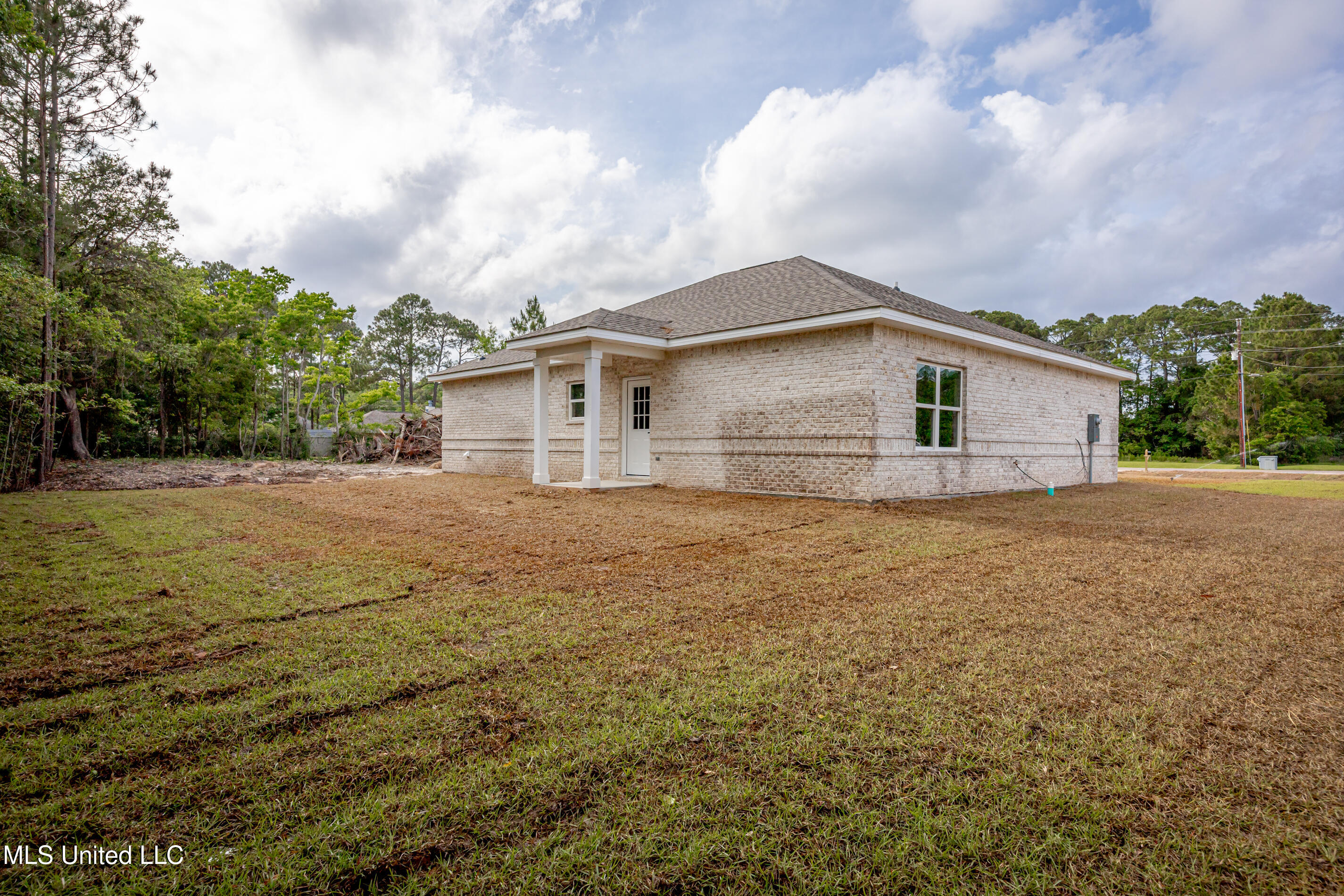 2401 Graveline Road, Gautier, Mississippi image 16