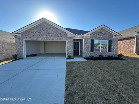 Homes For Sale - 18 S Thorn Tree Street<br/> Marshall County, Byhalia, MS 38611